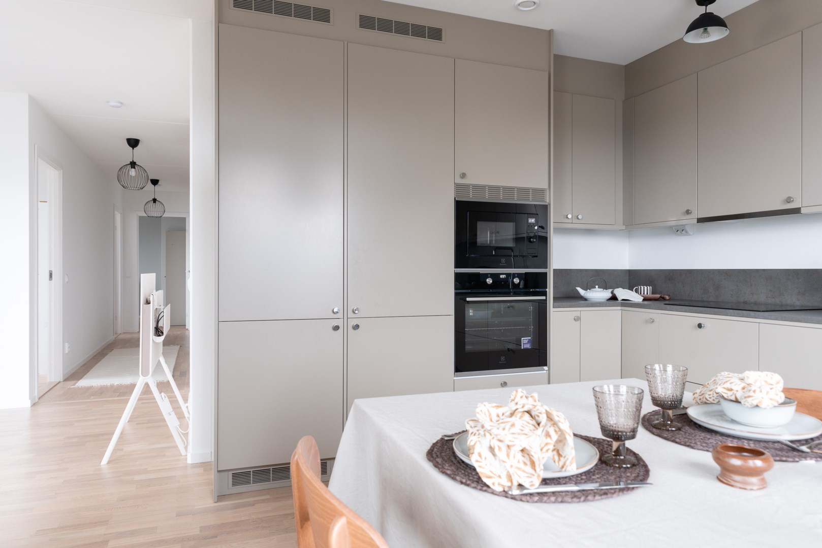 Bostadsbild från Poseidongatan 13, Till salu i Öster Mälarstrand, Västerås