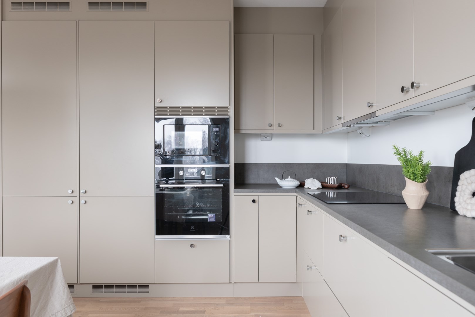 Bostadsbild från Poseidongatan 13, Till salu i Öster Mälarstrand, Västerås