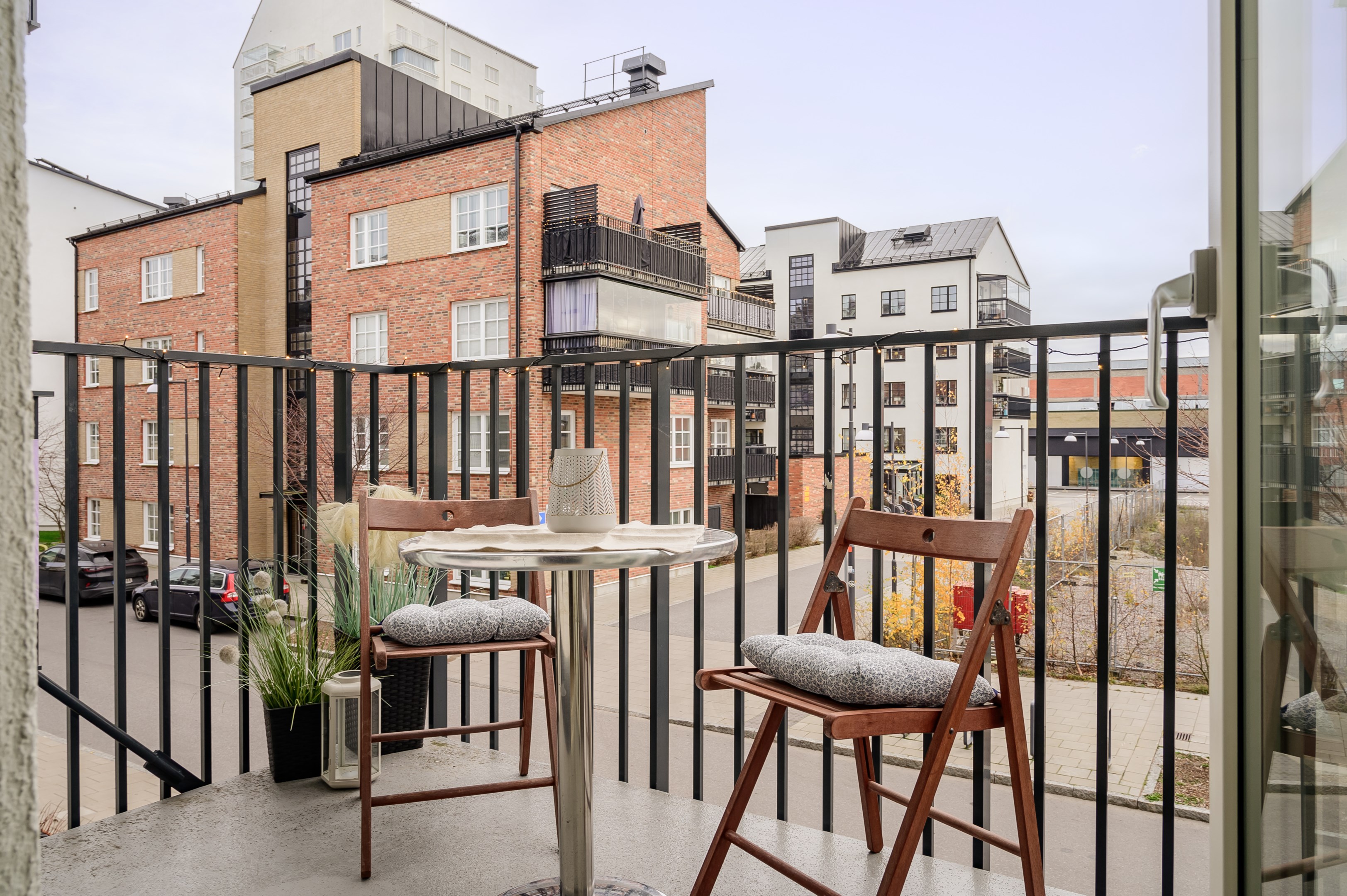 Balkong med solsäkert söderläge.