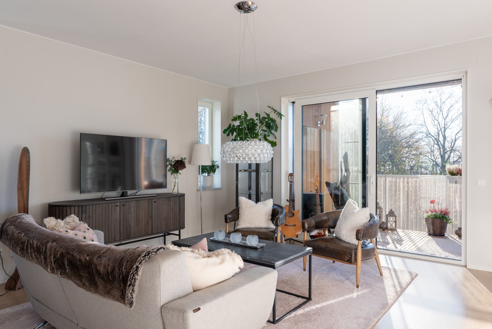 Bostadsbild från Notuddsallén 26, Såld i Öster Mälarstrand, Västerås