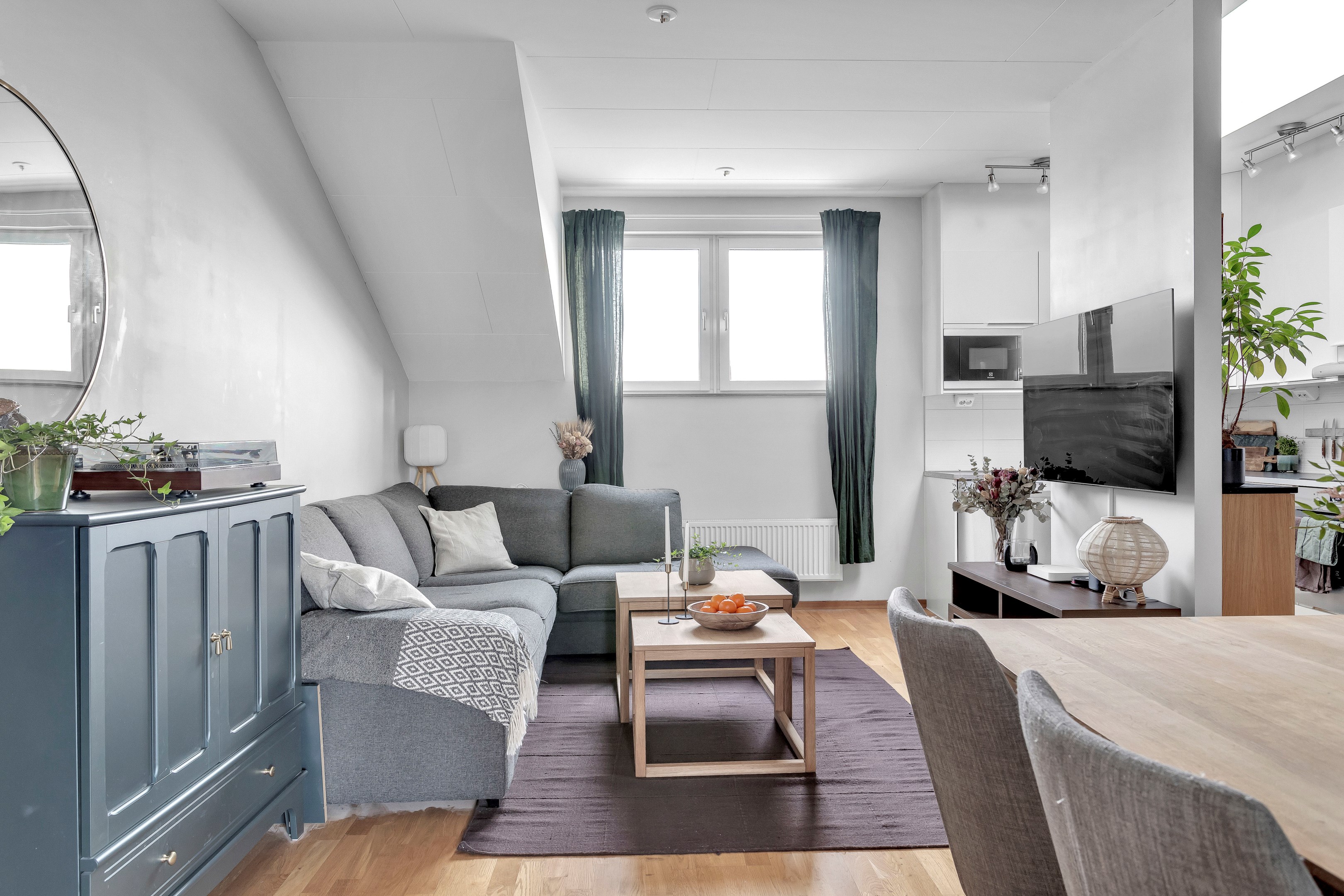 Bostadsbild från Råbyvägen 24, Till salu i Kapellgärdet, Uppsala