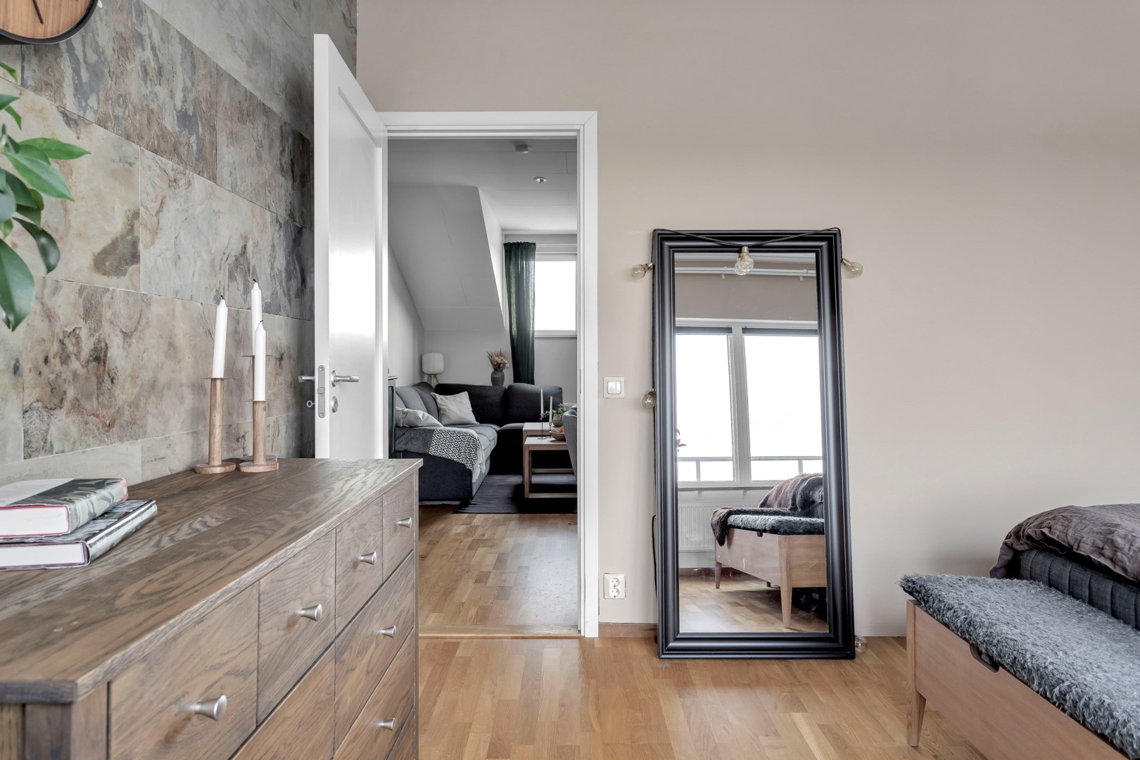 Bostadsbild från Råbyvägen 24, Till salu i Kapellgärdet, Uppsala