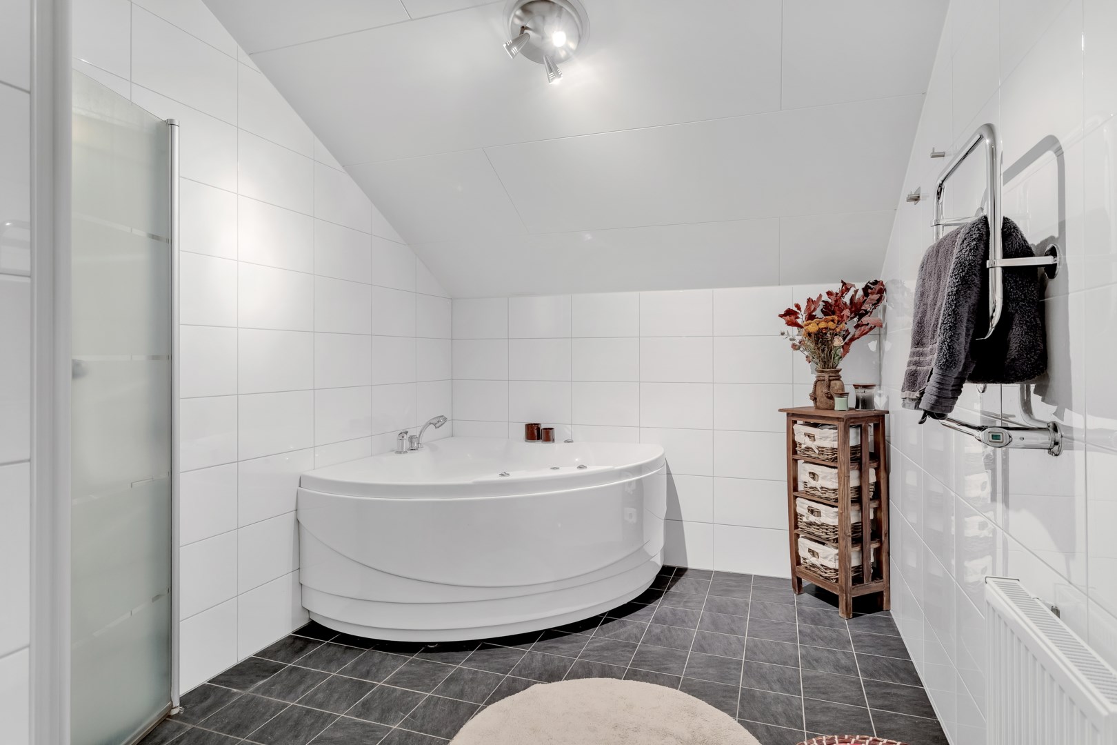 Bostadsbild från Råbyvägen 24, Till salu i Kapellgärdet, Uppsala