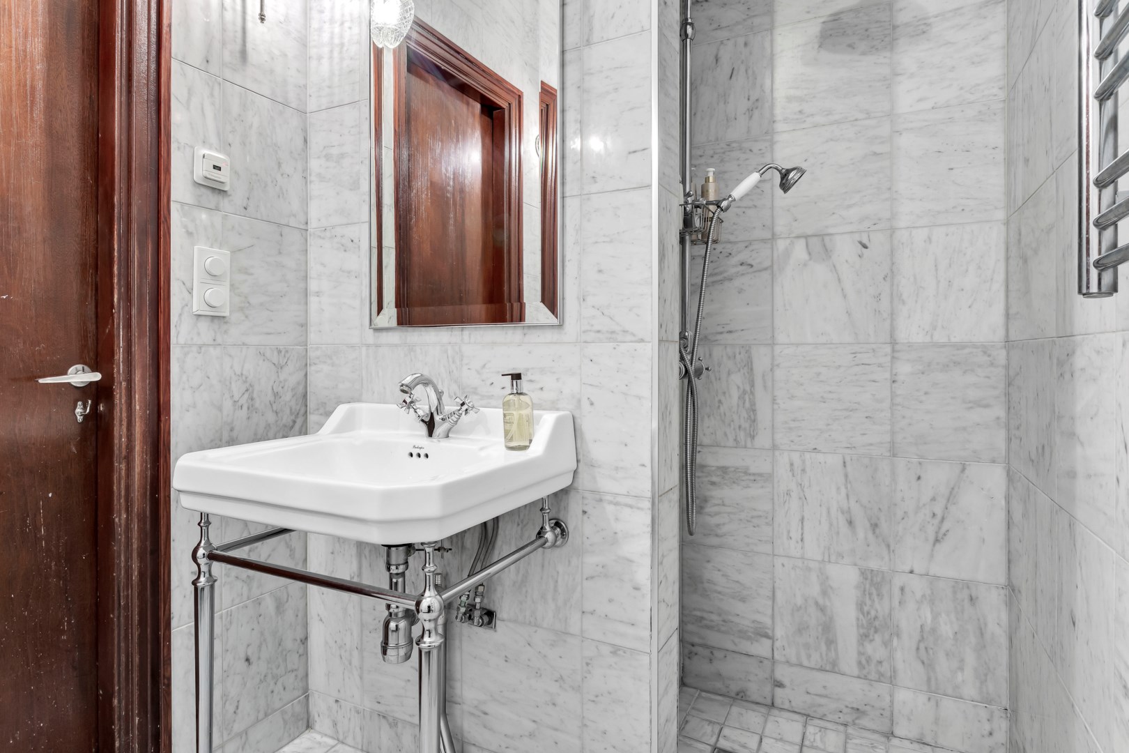 Bostadsbild från Östra ågatan 17, Såld i Centrum, Uppsala