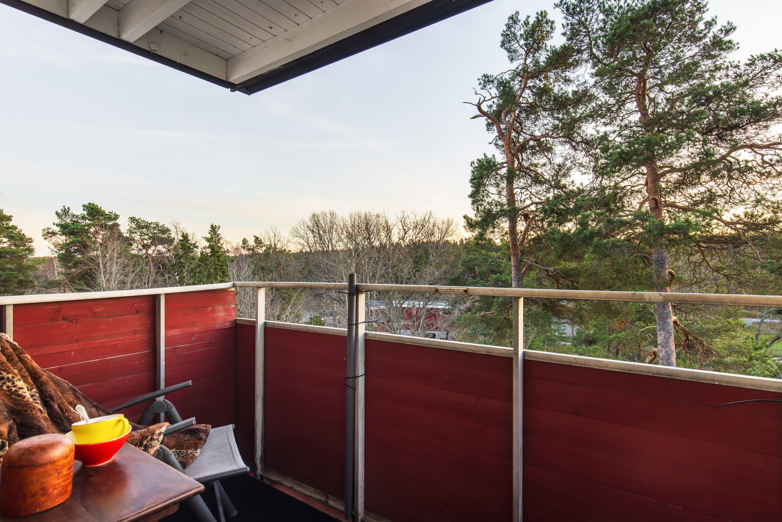 Bostadsbild från Ljuskärrsvägen 27, Såld i Ljuskärrsberget - Saltsjöbaden, Nacka