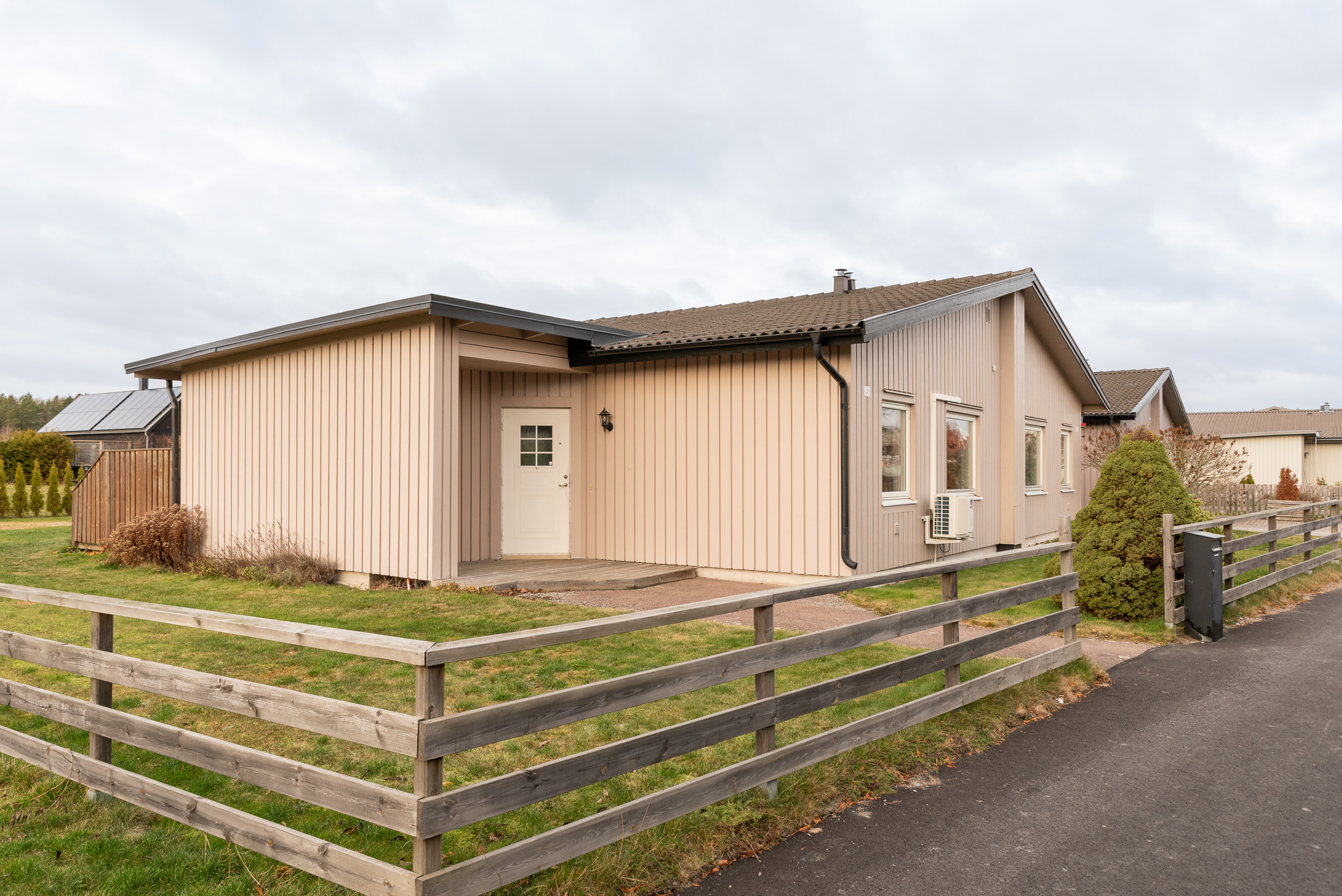 Bostadsbild från Bakformsvägen 40, Såld i Skälby, Västerås