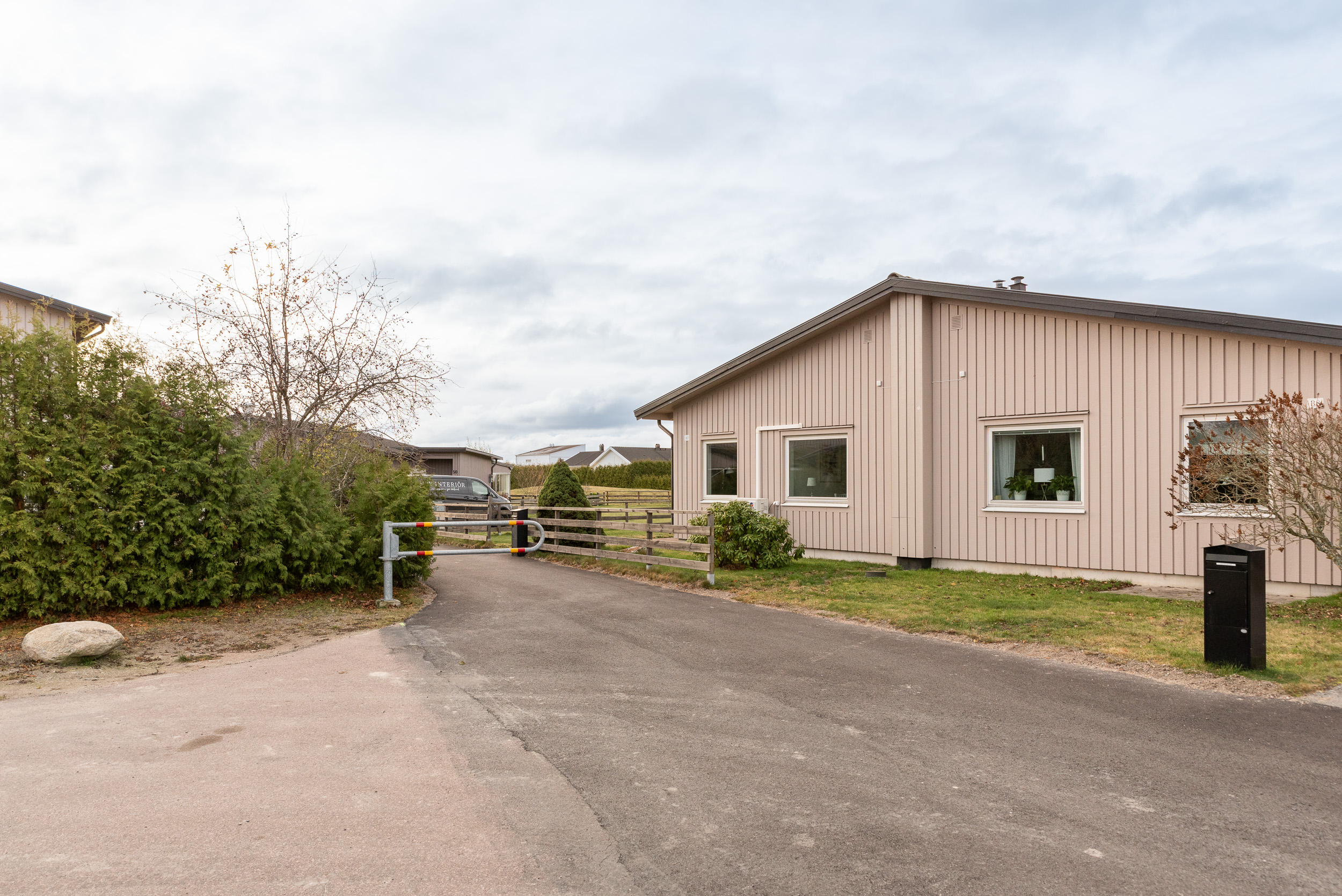 Bostadsbild från Bakformsvägen 40, Såld i Skälby, Västerås