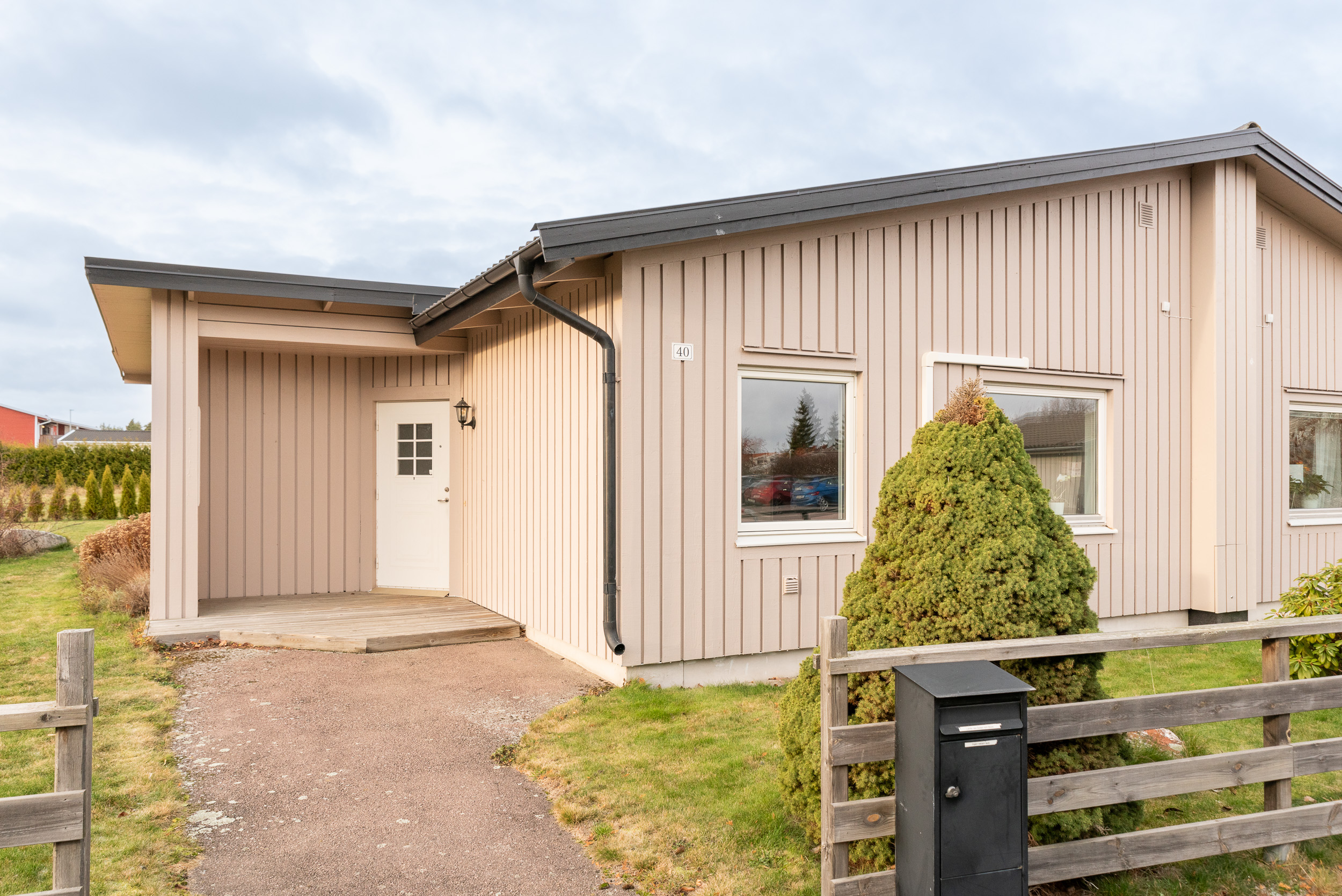 Bostadsbild från Bakformsvägen 40, Såld i Skälby, Västerås