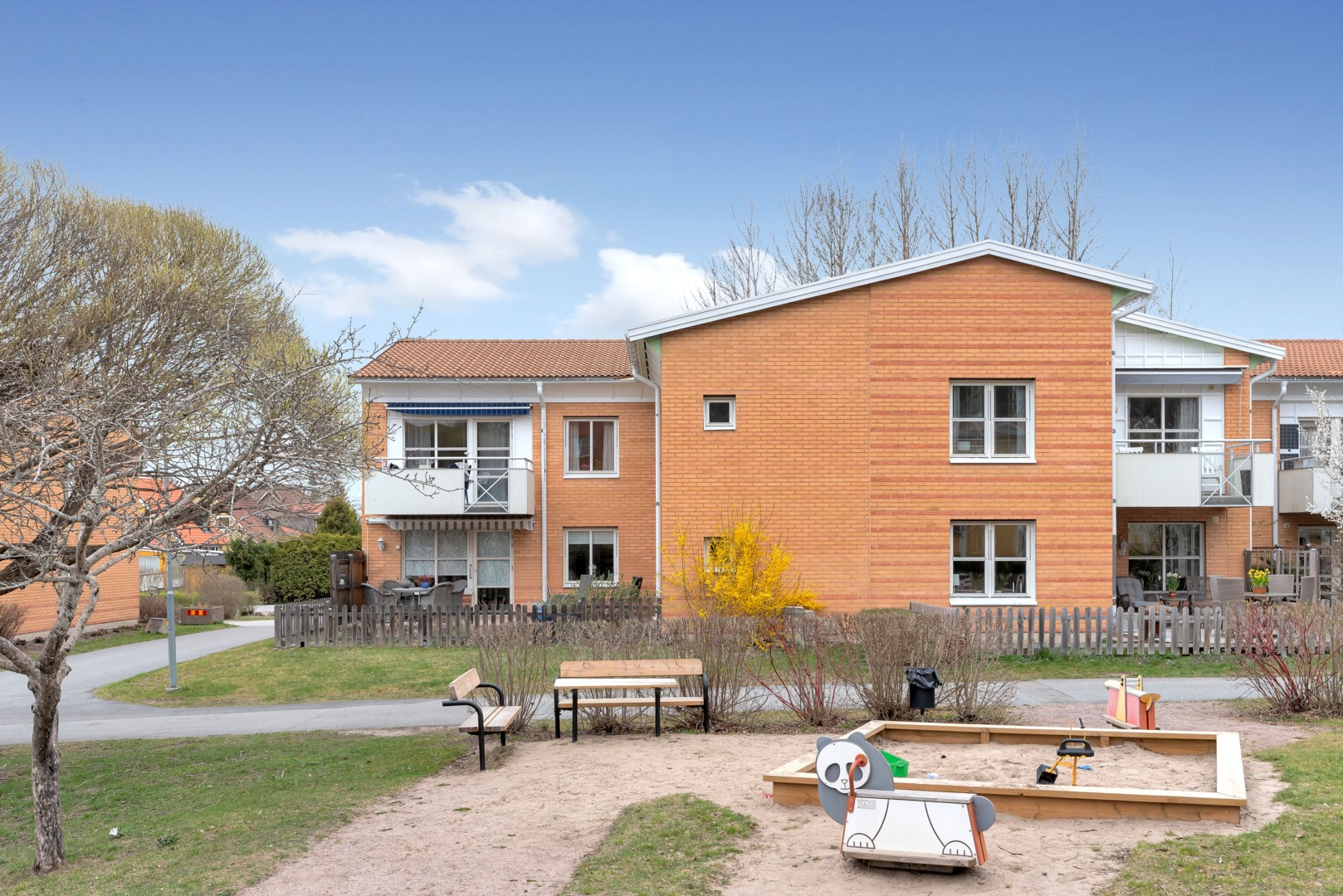 Bostadsbild från Åskmolnsvägen 95, Såld i Storvreta, Uppsala