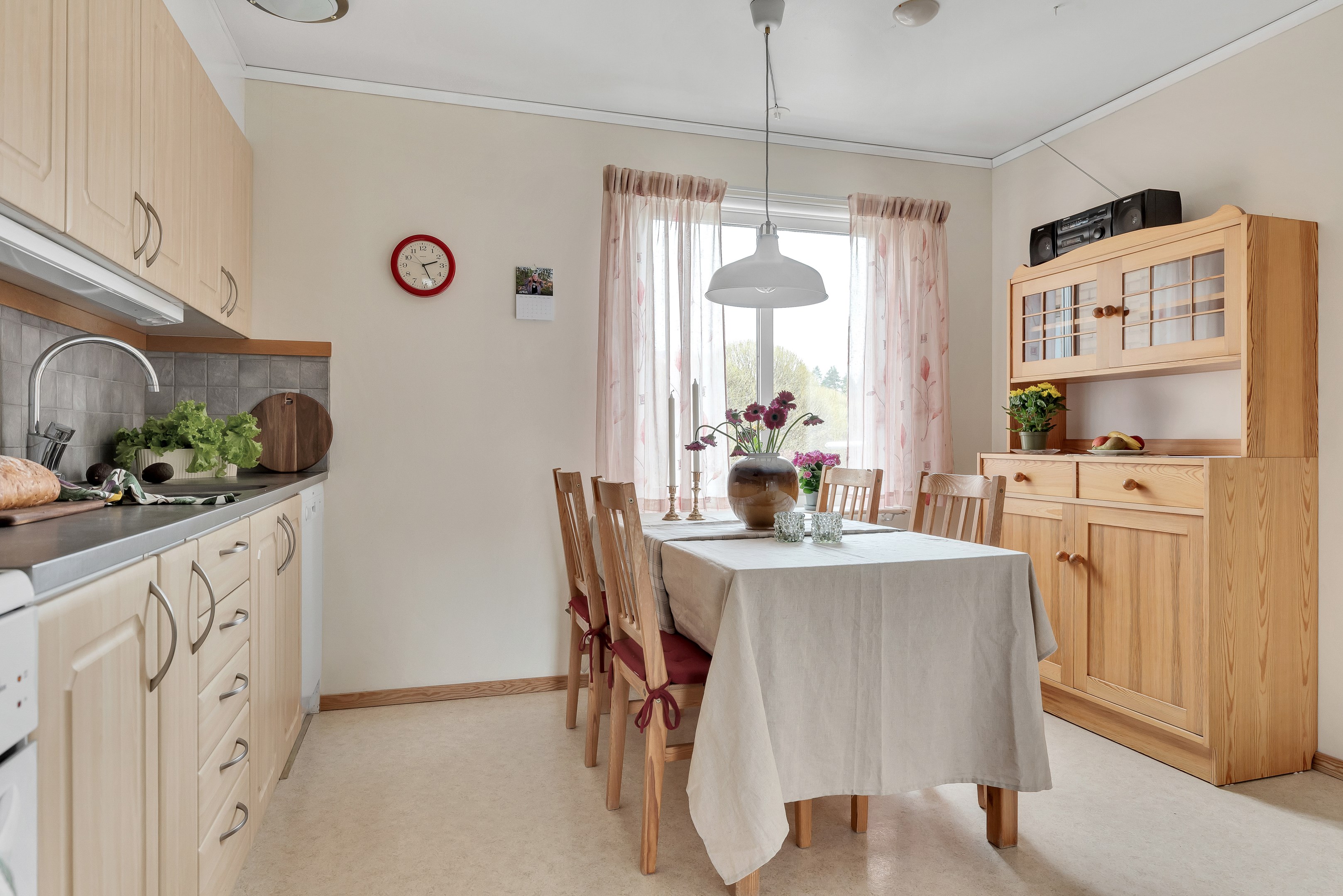 Bostadsbild från Åskmolnsvägen 95, Såld i Storvreta, Uppsala