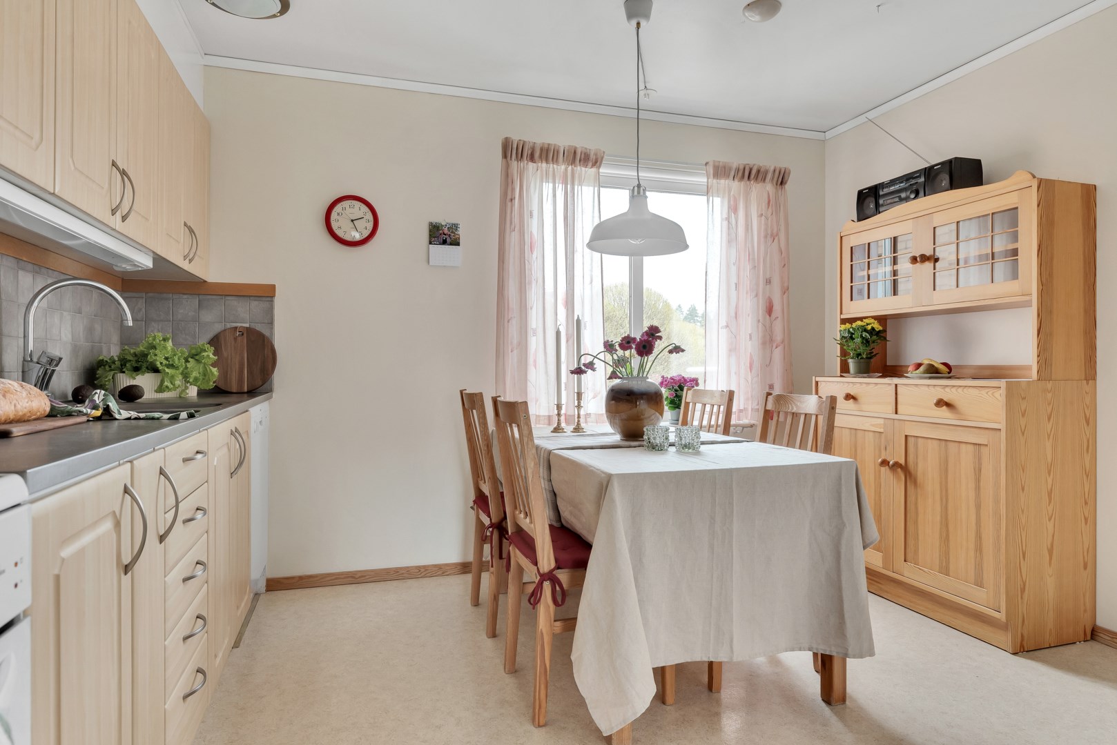 Bostadsbild från Åskmolnsvägen 95, Såld i Storvreta, Uppsala