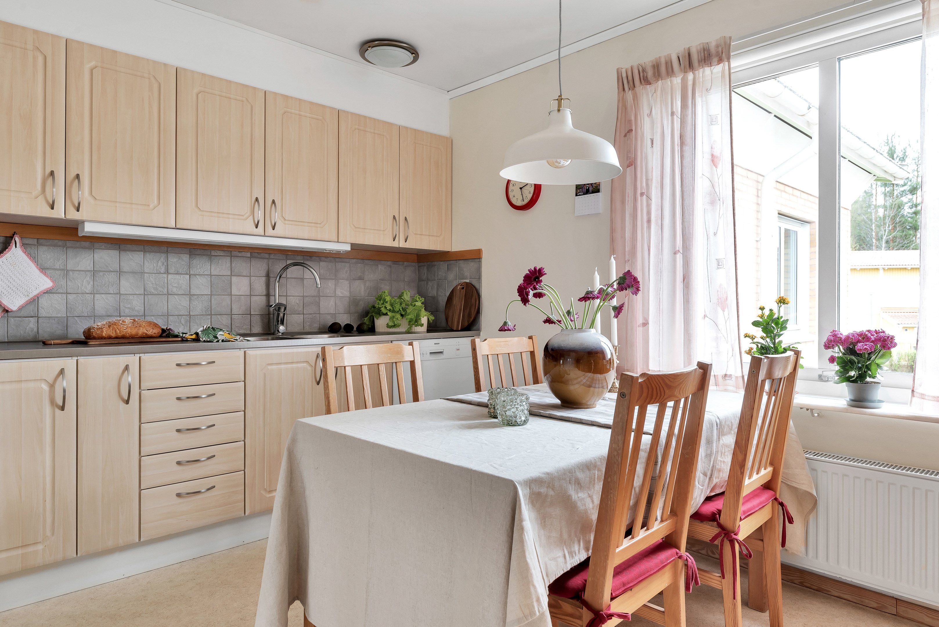 Bostadsbild från Åskmolnsvägen 95, Såld i Storvreta, Uppsala