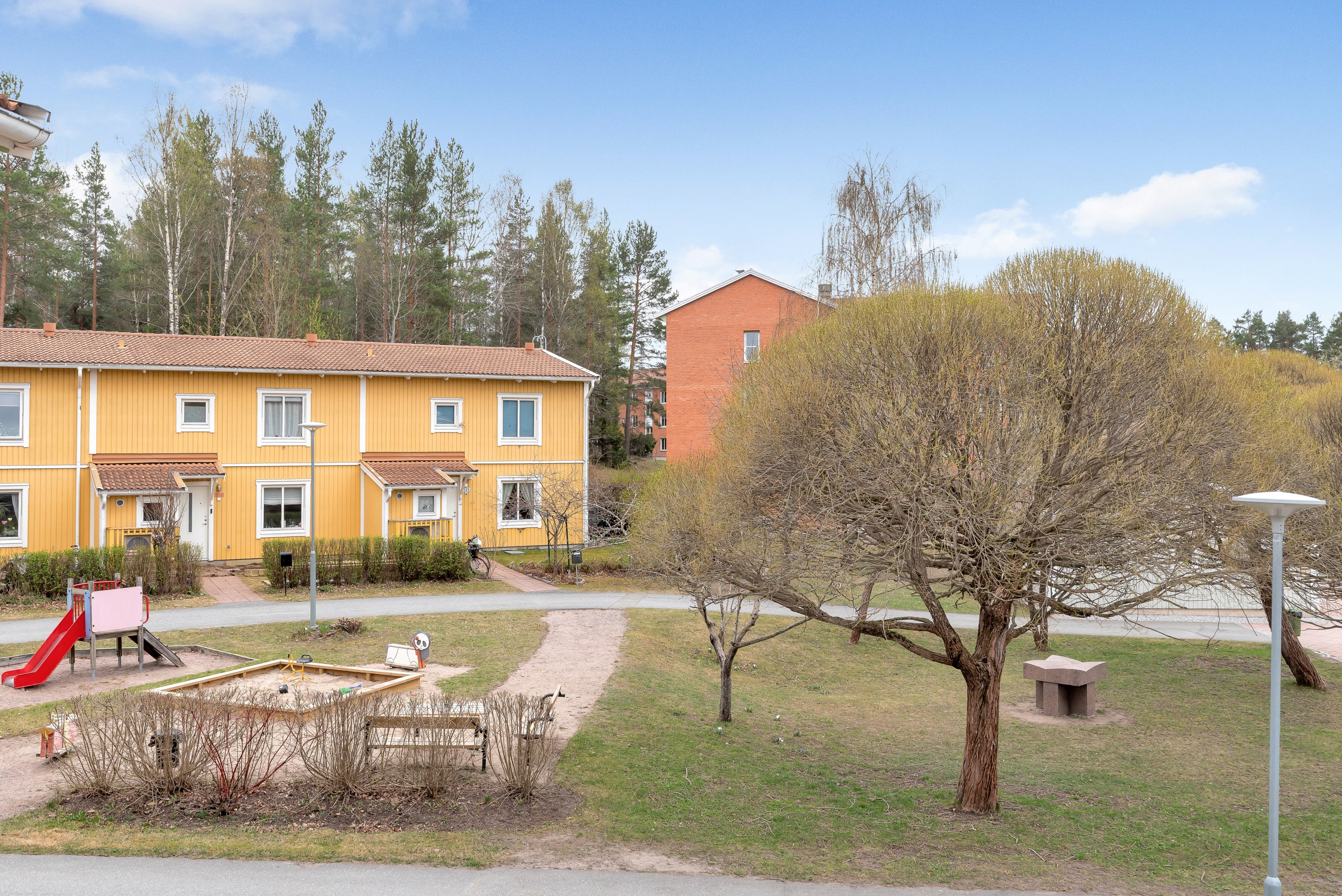 Bostadsbild från Åskmolnsvägen 95, Såld i Storvreta, Uppsala