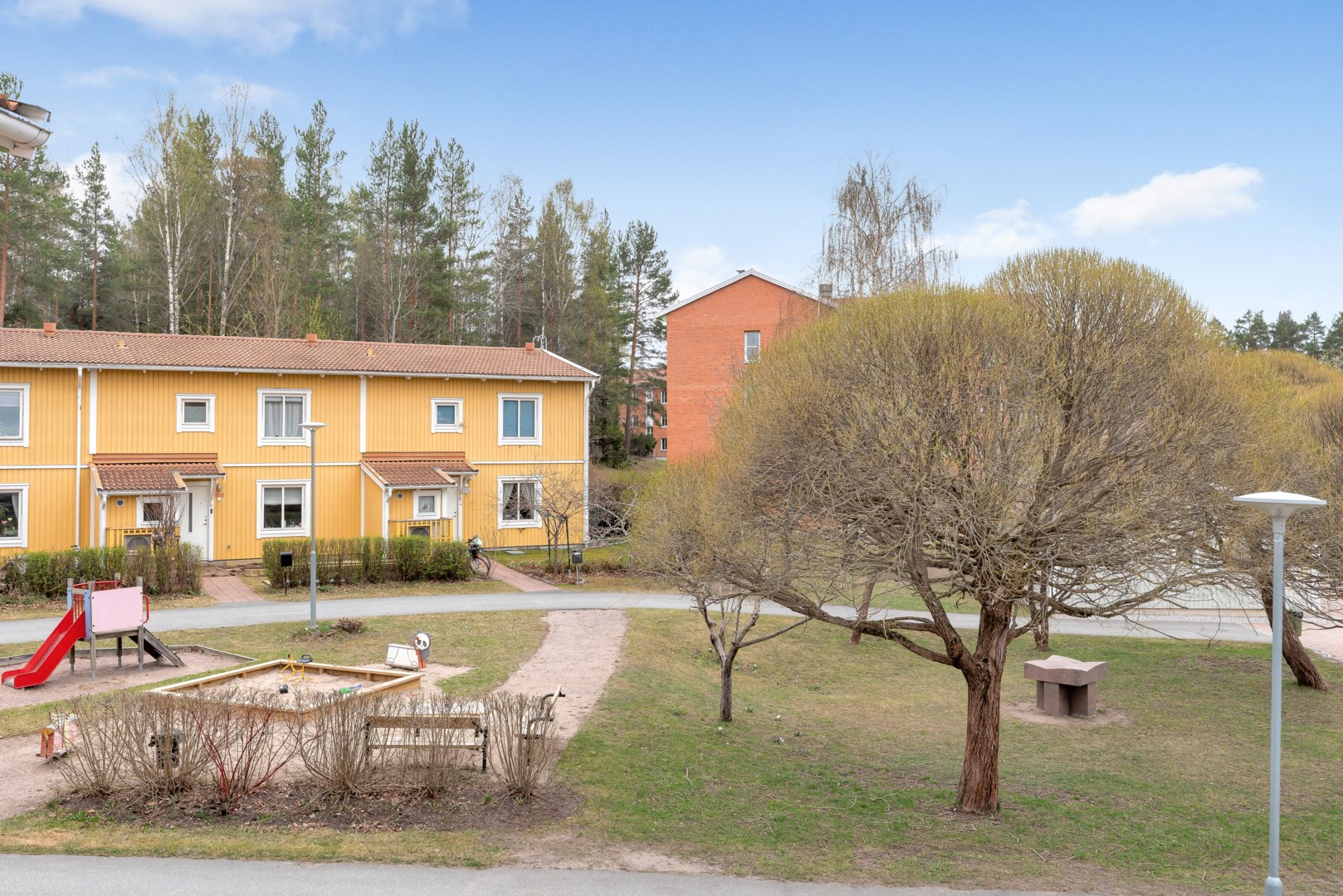 Bostadsbild från Åskmolnsvägen 95, Såld i Storvreta, Uppsala