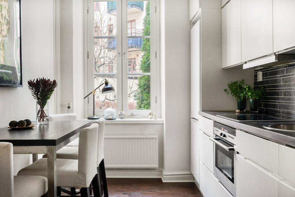 Bostadsbild från Valhallavägen 44,  1/2 tr ö.g, Såld i Östermalm, Stockholm