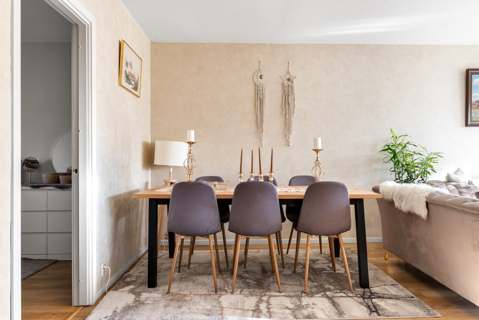 Bostadsbild från Dimgatan 3, Till salu i Gränby, Uppsala