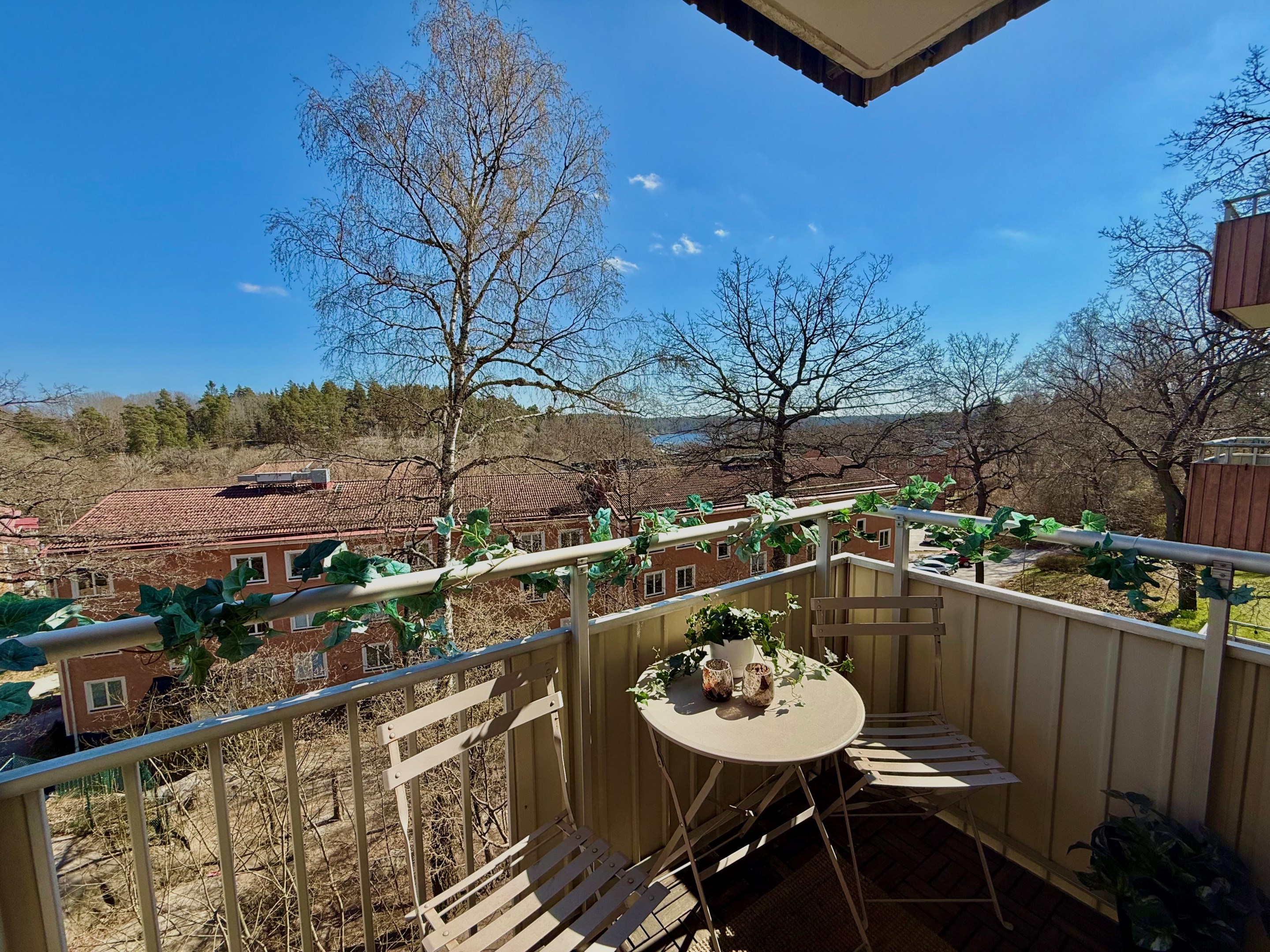 Bostadsbild från Ugglevägen 34A, Såld i Saltängen, Nacka