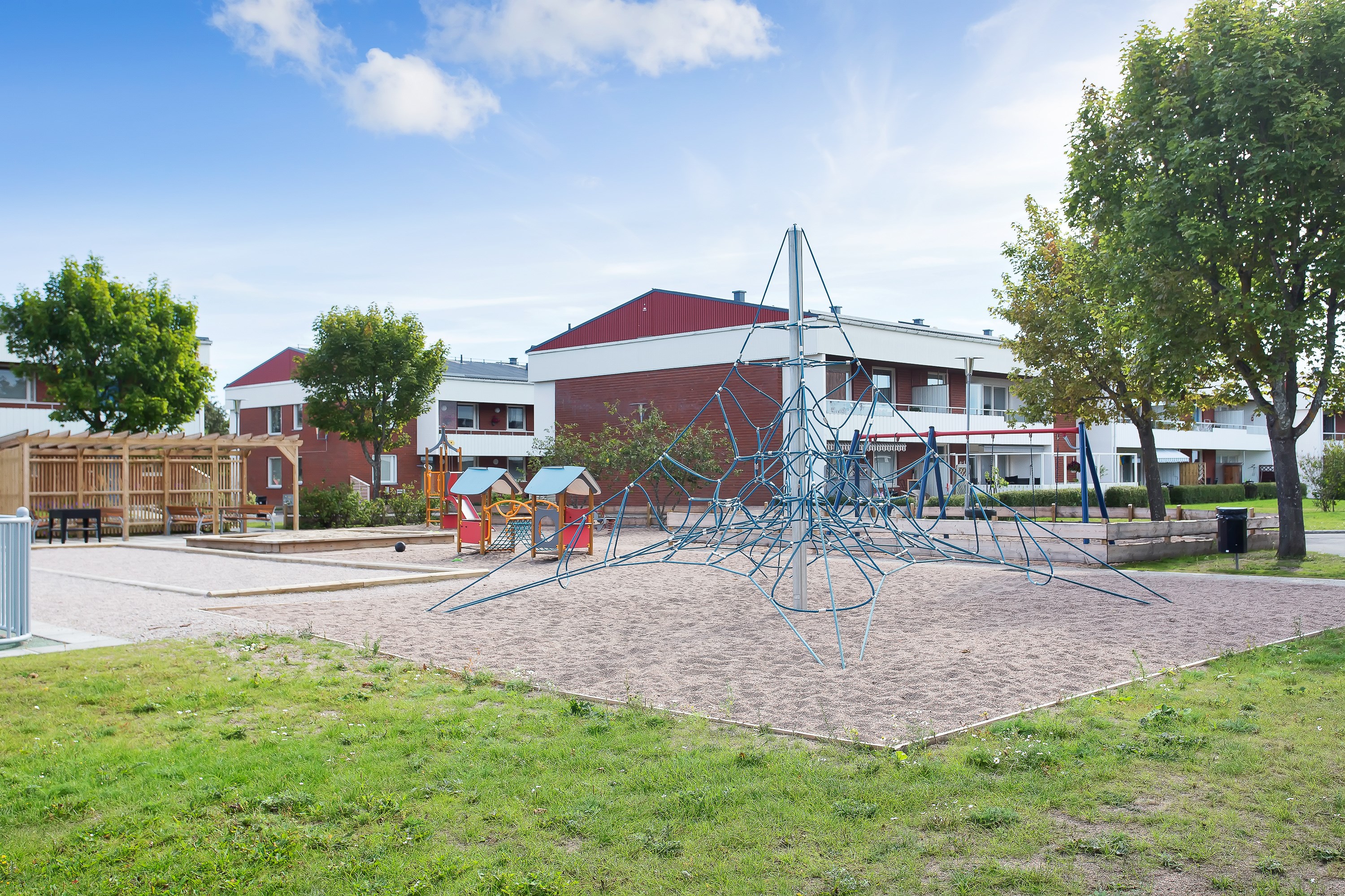 Bostadsbild från Kamomillgatan 2, Såld i Årsta, Uppsala