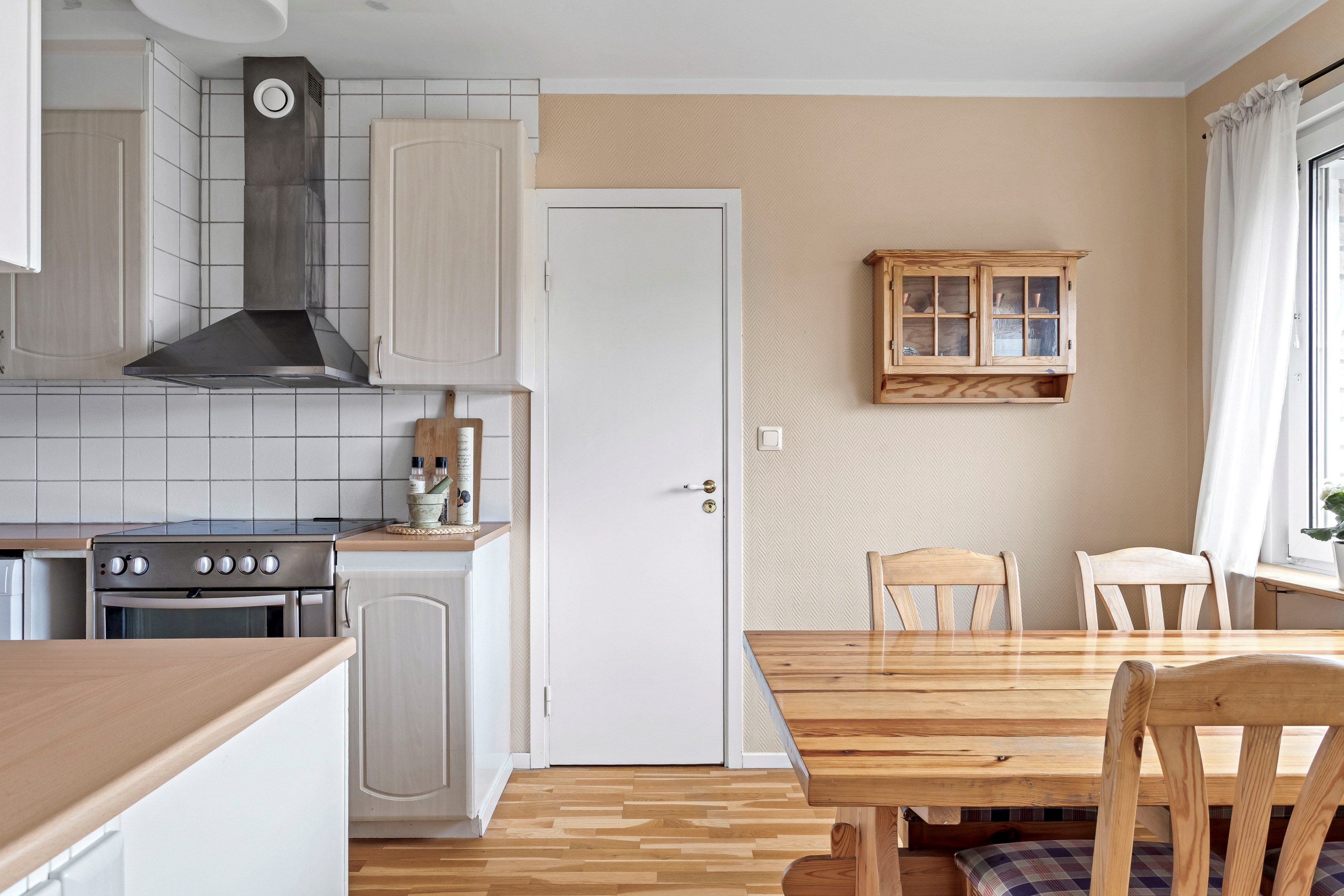 Bostadsbild från Heidenstamsgatan 45, Såld i Löten, Uppsala