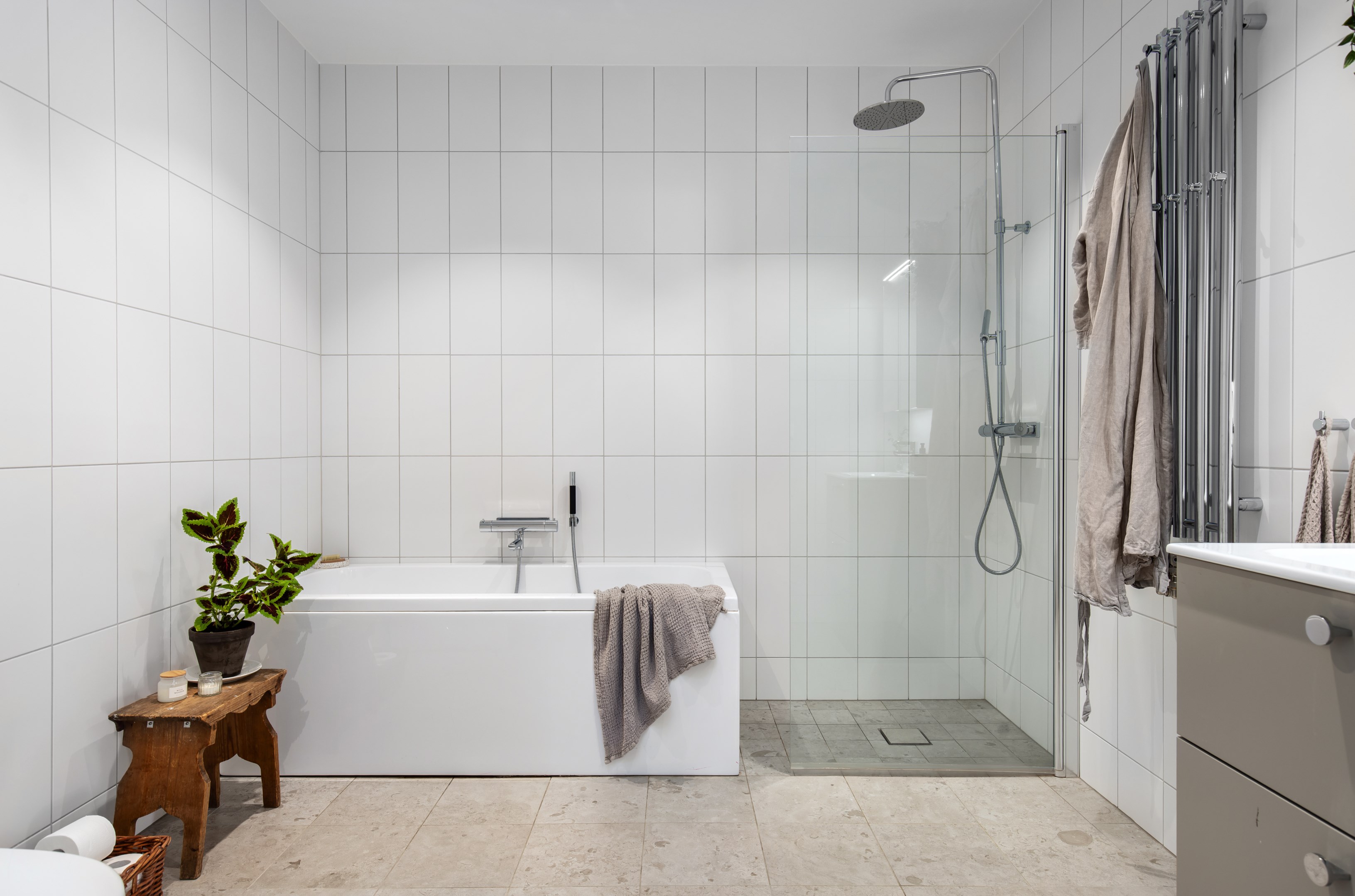 Bostadsbild från Åbroddsvägen 5J, Såld i Kummelnäs, Nacka