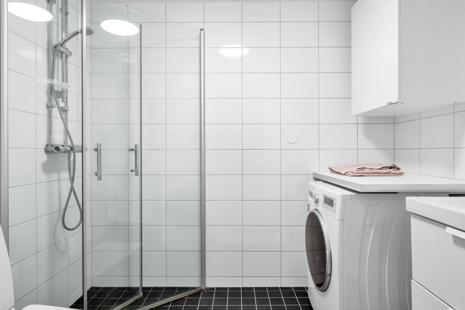 Bostadsbild från Råbyvägen 57A, Till salu i Gränby, Uppsala