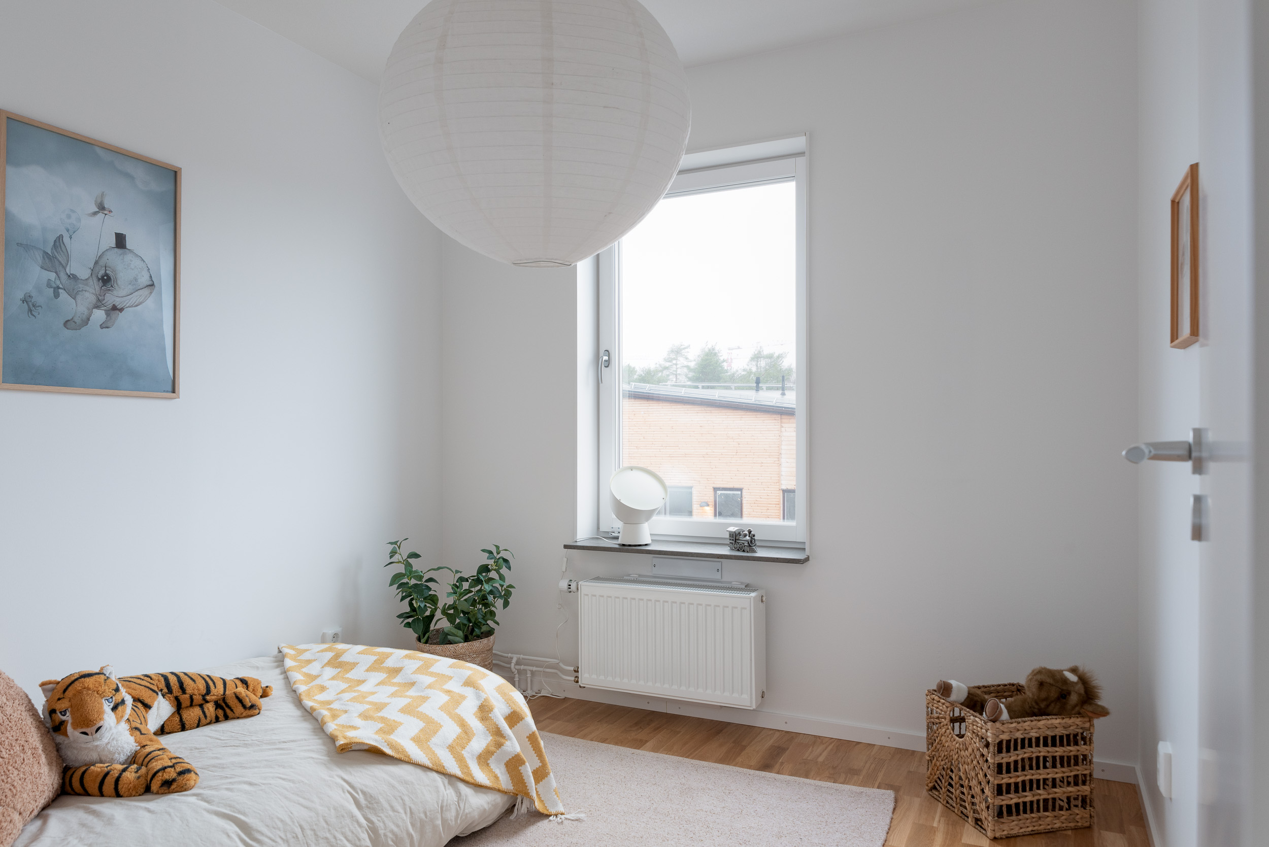 Bostadsbild från Tujagatan 9, Såld i Skiljebo, Västerås