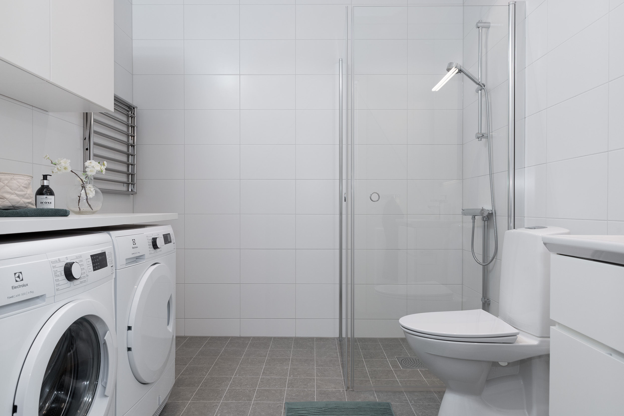 Bostadsbild från Tujagatan 9, Såld i Skiljebo, Västerås