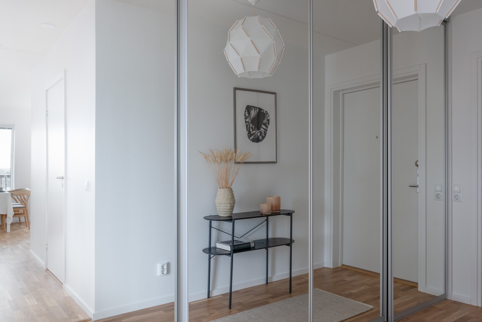 Bostadsbild från Tujagatan 9, Såld i Skiljebo, Västerås