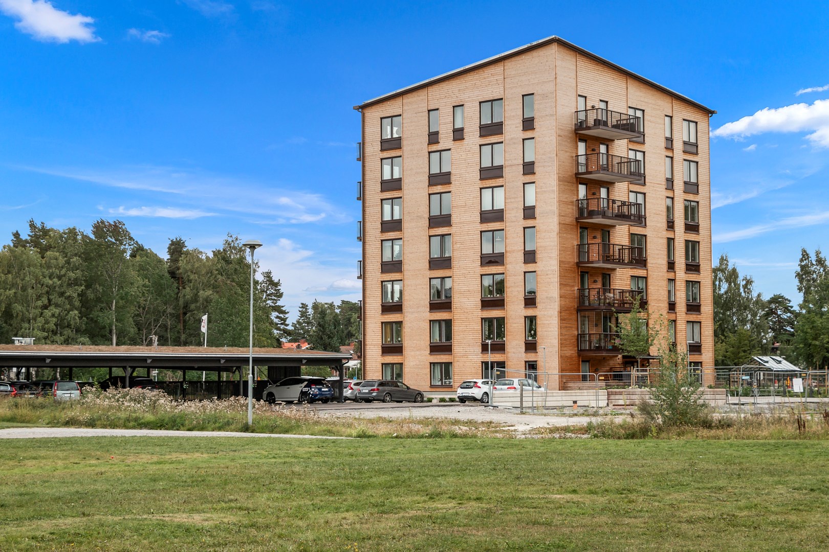 Bostadsbild från Tujagatan 9, Såld i Skiljebo, Västerås