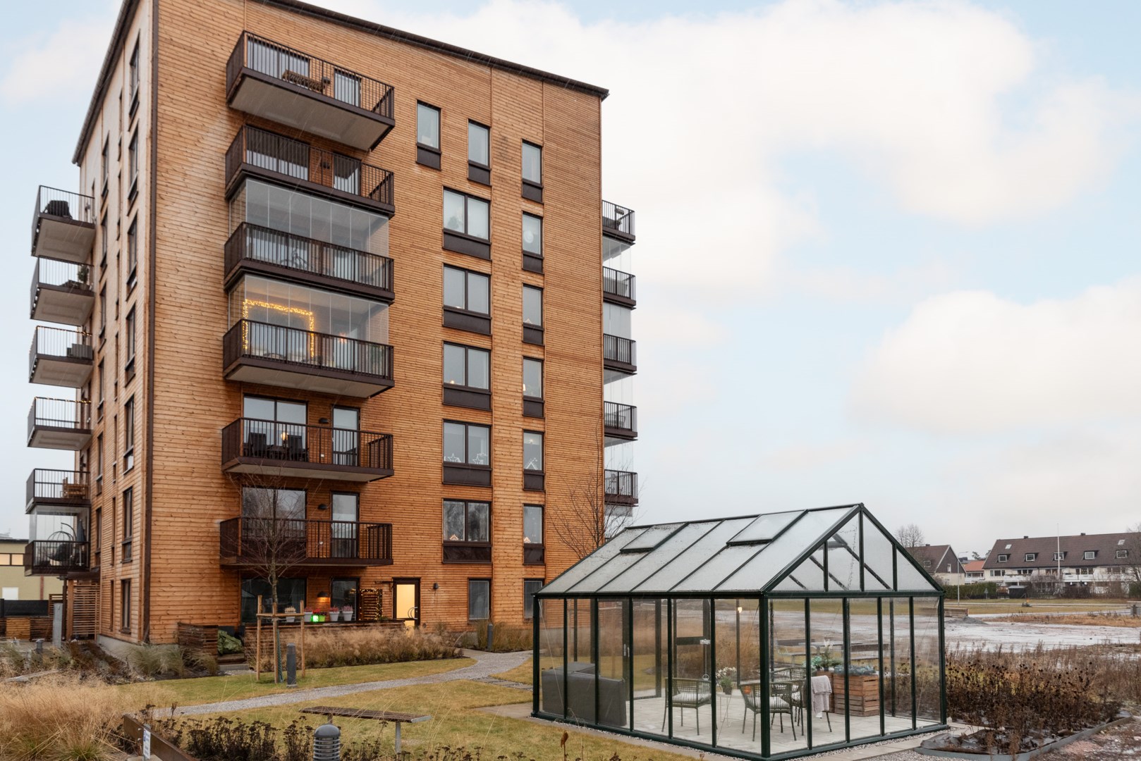 Bostadsbild från Tujagatan 9, Såld i Skiljebo, Västerås