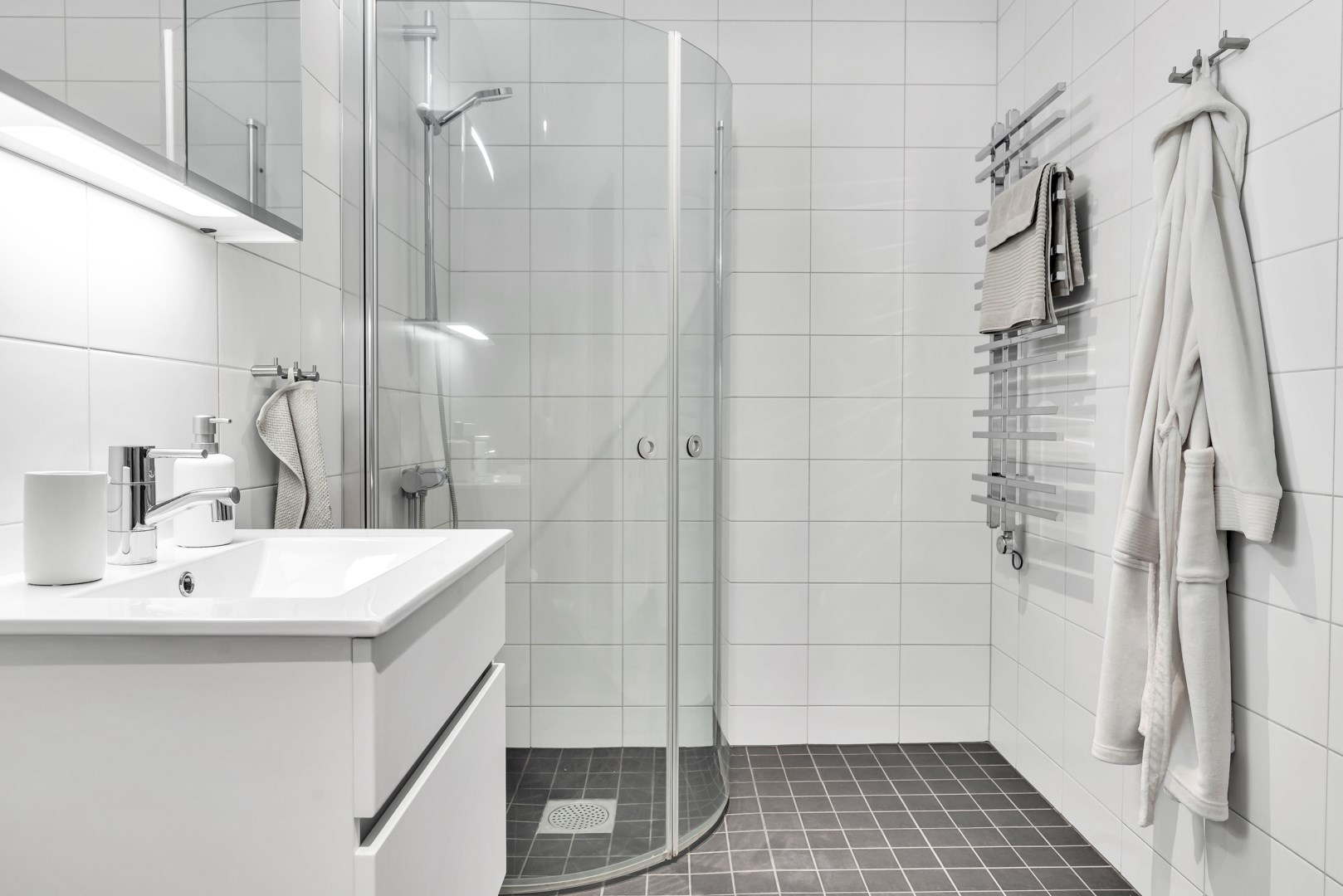 Bostadsbild från Solskensgatan 5, Till salu i Gränby, Uppsala