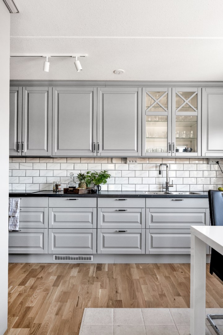 Bostadsbild från Västgötaresan 44, Till salu i Sävja, Uppsala