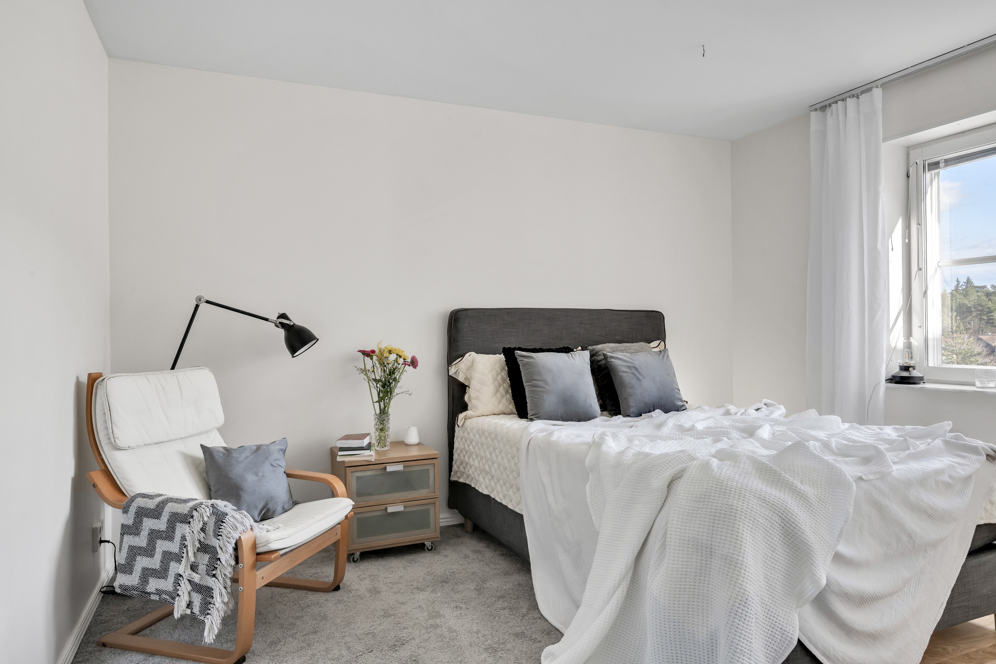 Bostadsbild från Västgötaresan 44, Till salu i Sävja, Uppsala