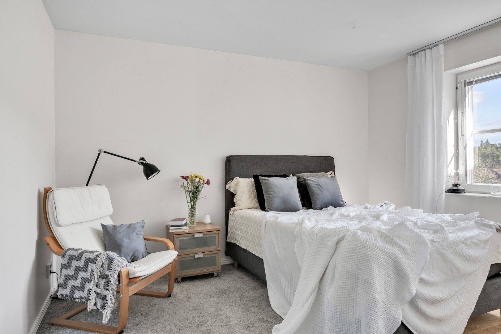 Bostadsbild från Västgötaresan 44, Till salu i Sävja, Uppsala