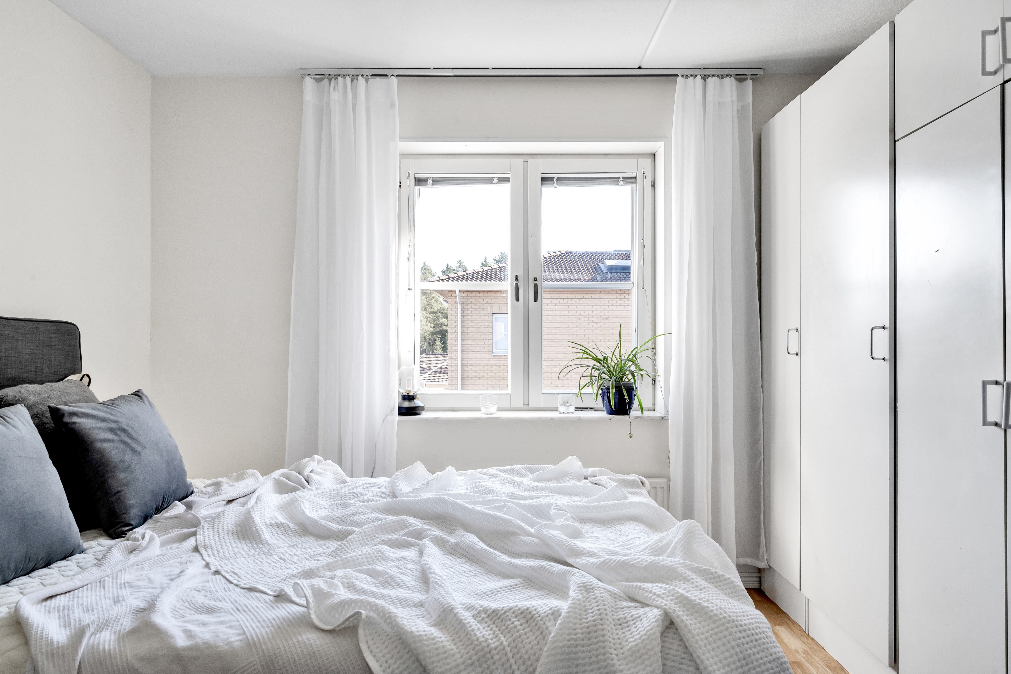 Bostadsbild från Västgötaresan 44, Till salu i Sävja, Uppsala