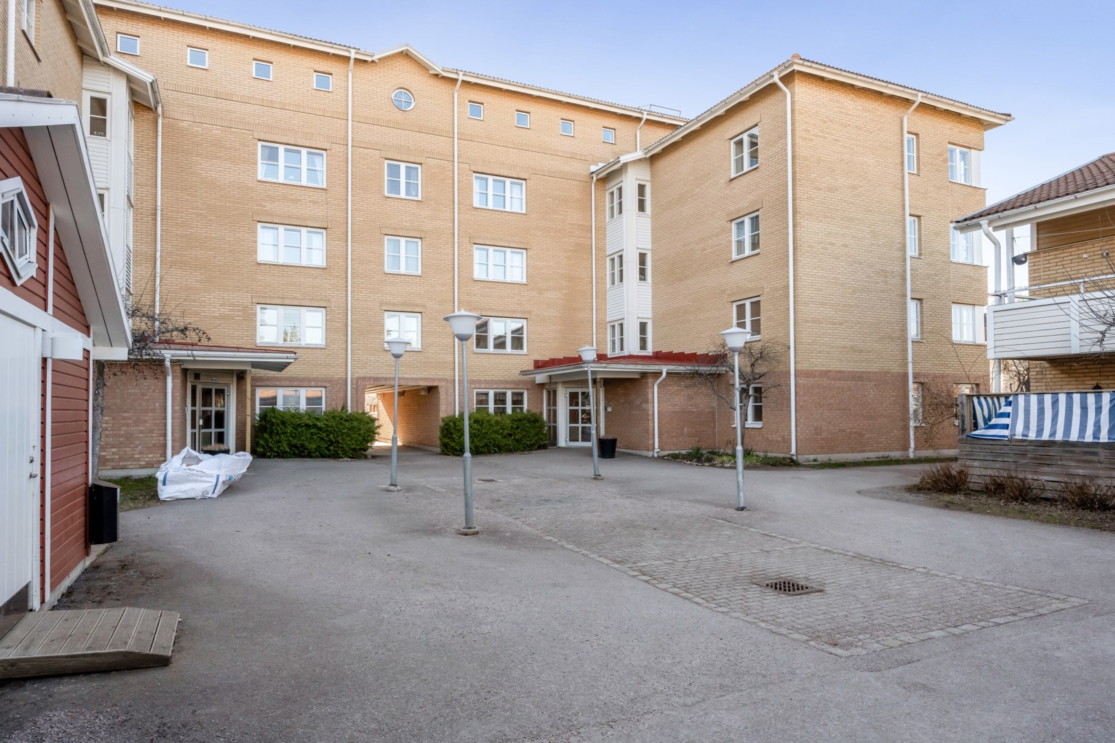 Bostadsbild från Västgötaresan 44, Till salu i Sävja, Uppsala