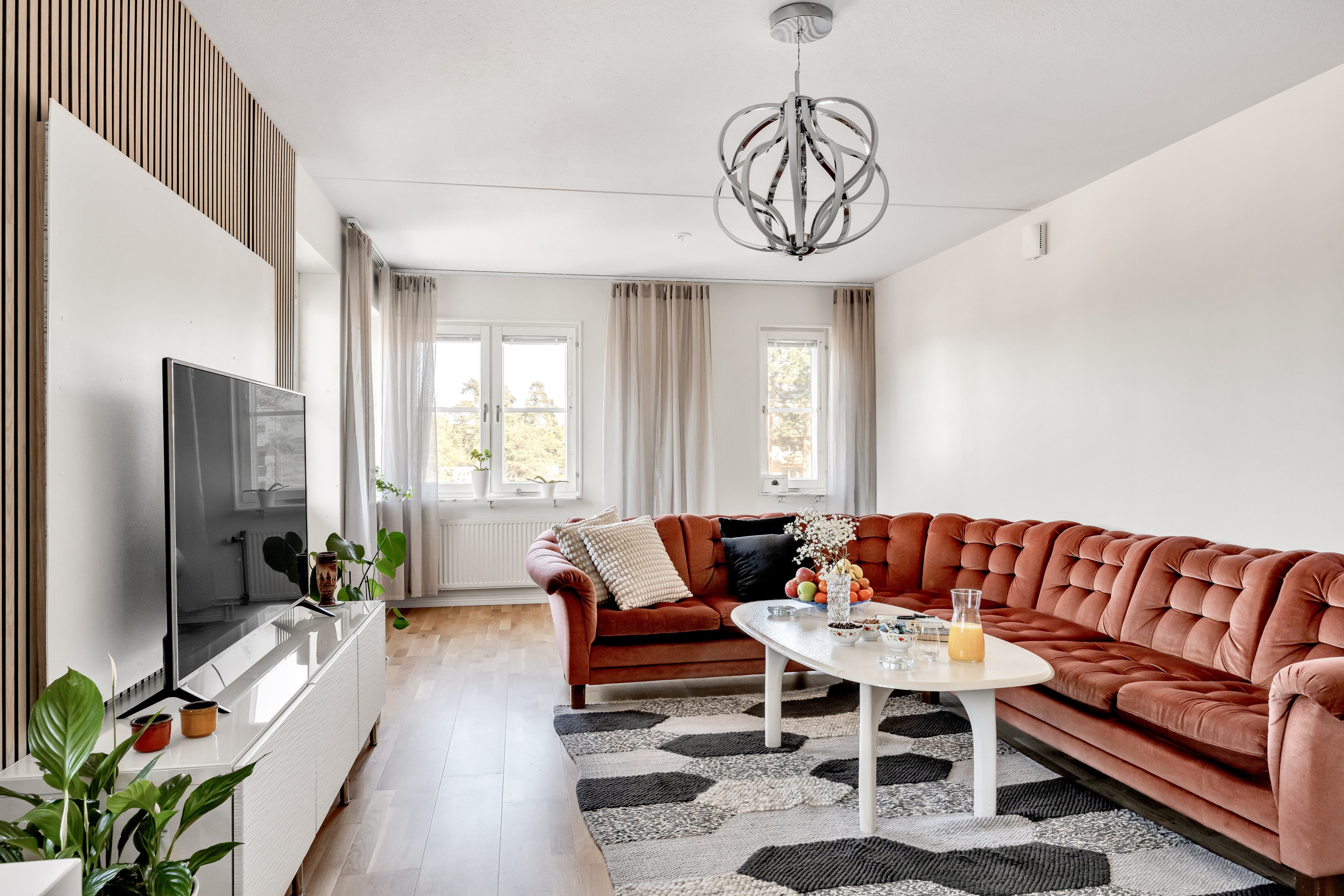 Bostadsbild från Västgötaresan 44, Till salu i Sävja, Uppsala