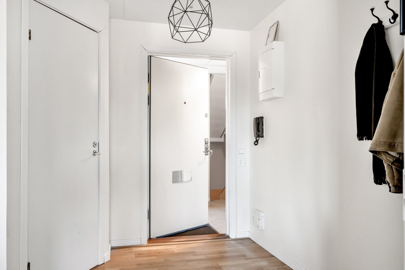 Bostadsbild från Västgötaresan 44, Till salu i Sävja, Uppsala