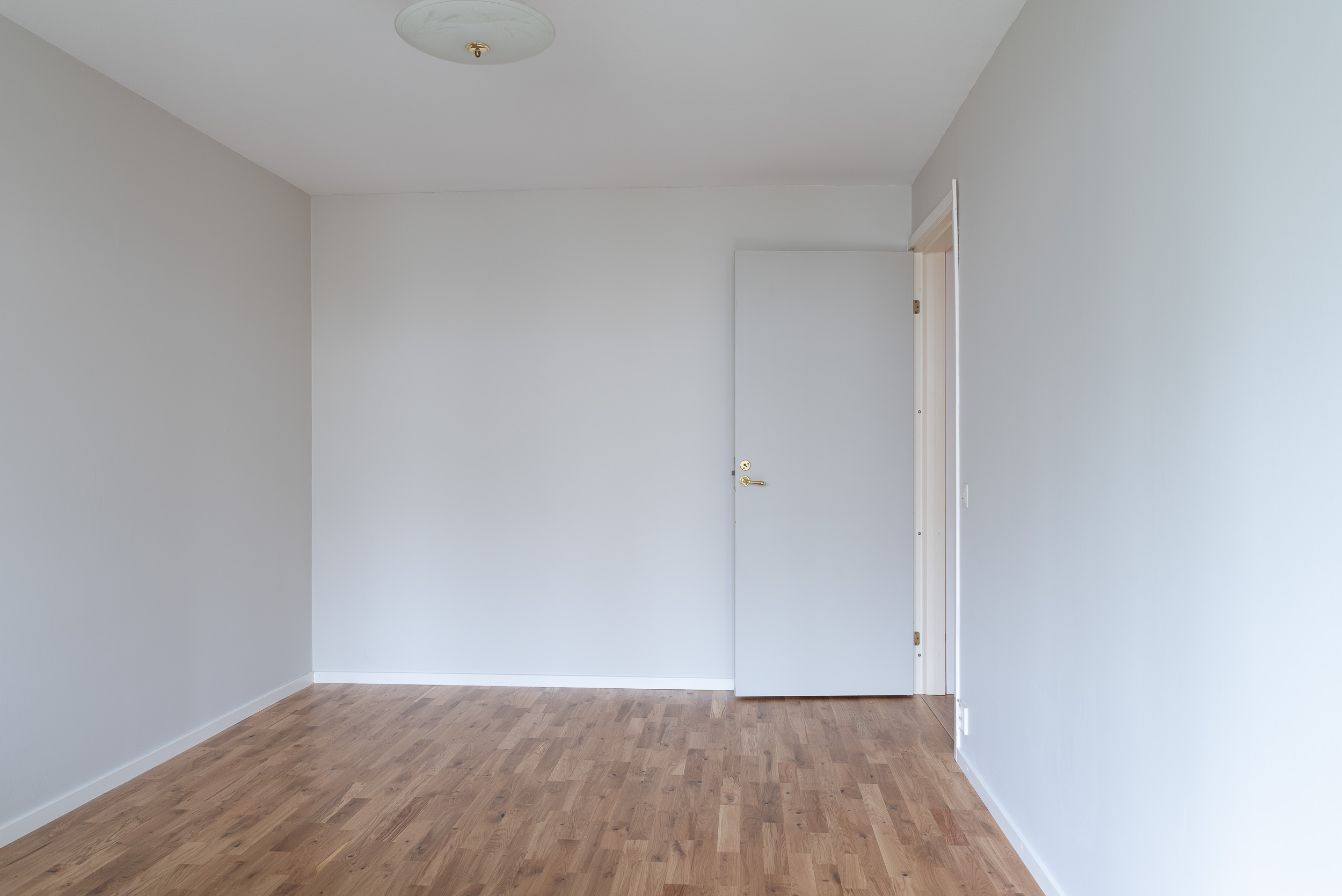 Bostadsbild från Släggkastargatan 11, Såld i Rönnby, Västerås