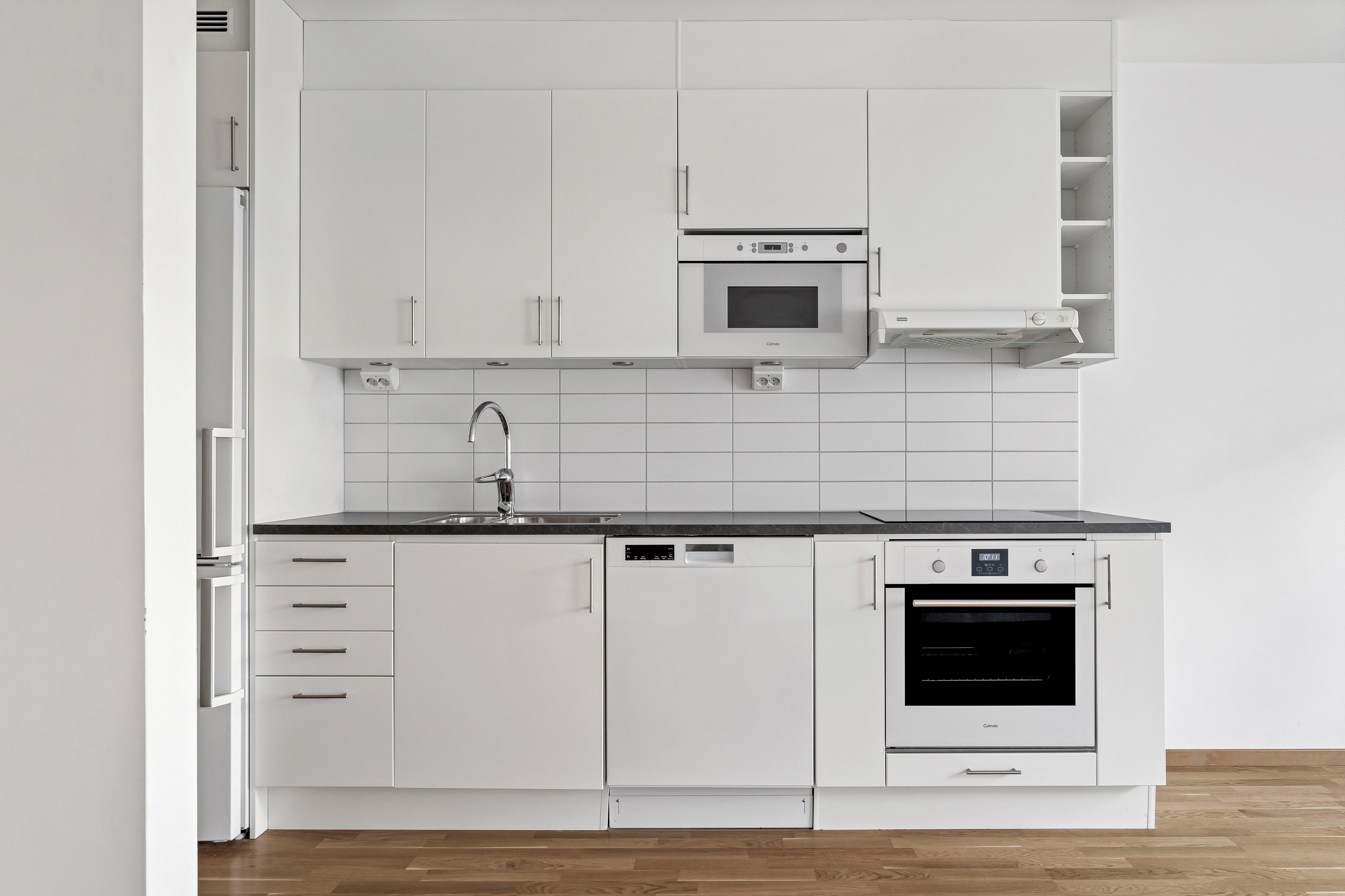 Bostadsbild från Råbyvägen 55E, Till salu i Gränby, Uppsala