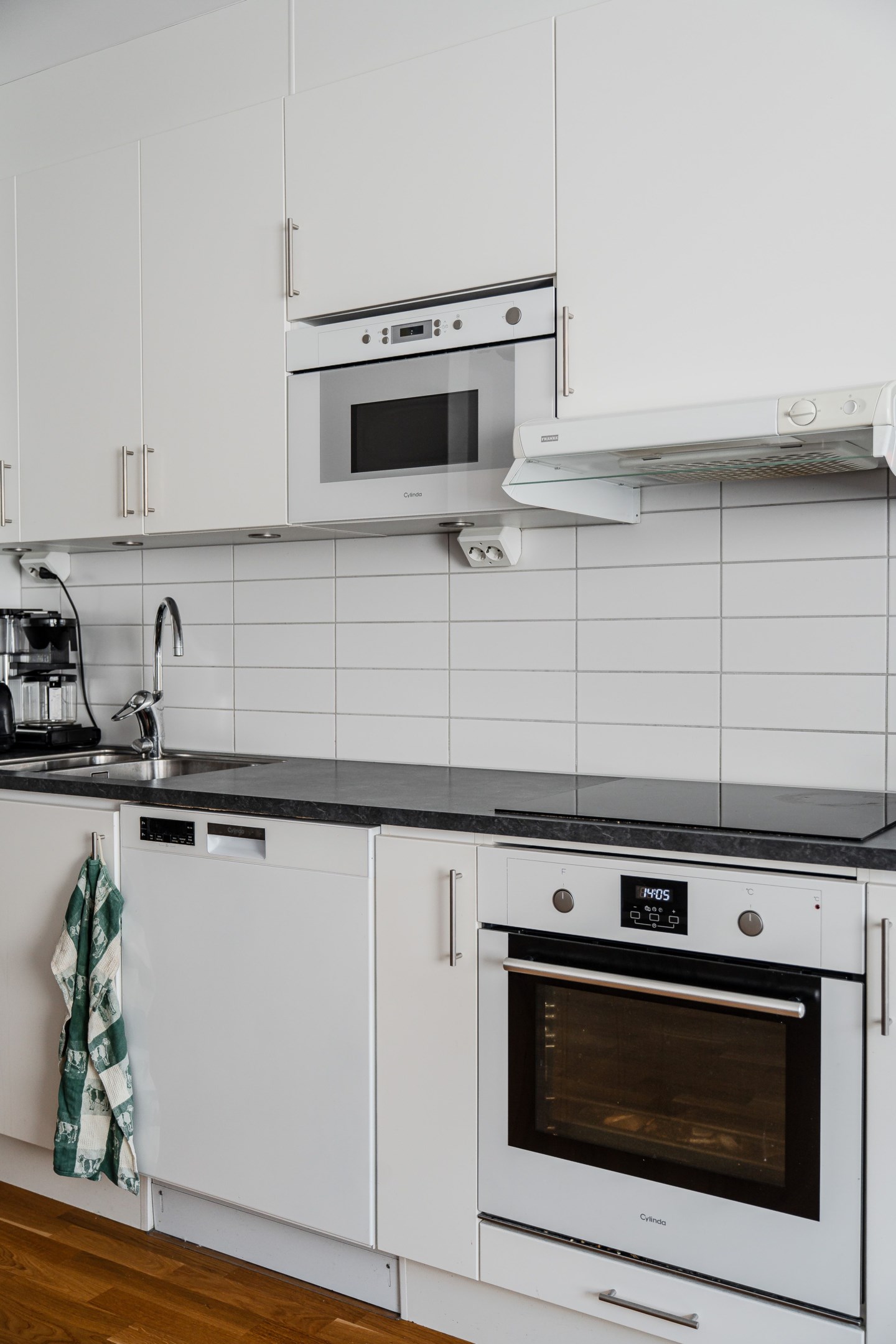 Bostadsbild från Råbyvägen 55E, Till salu i Gränby, Uppsala