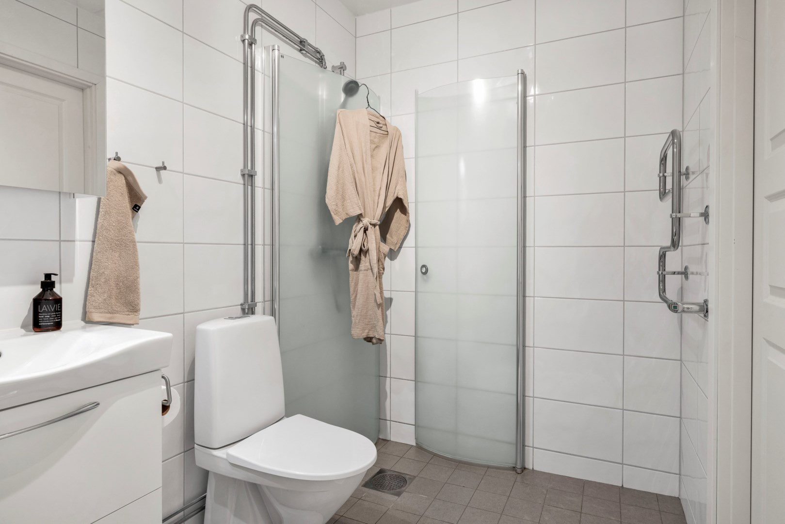 Bostadsbild från Råbyvägen 74, Såld i Kapellgärdet, Uppsala