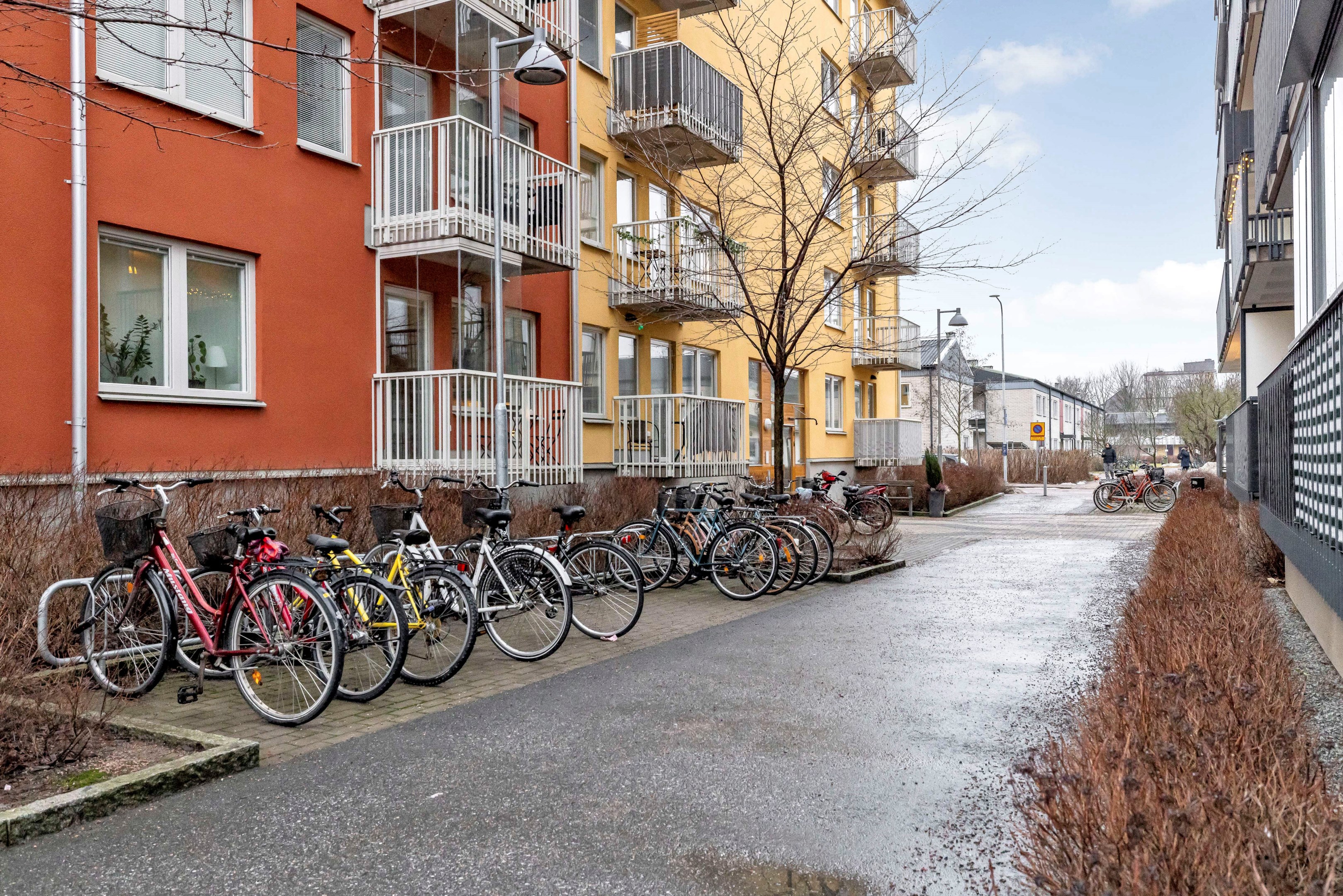 Bostadsbild från Råbyvägen 74, Såld i Kapellgärdet, Uppsala