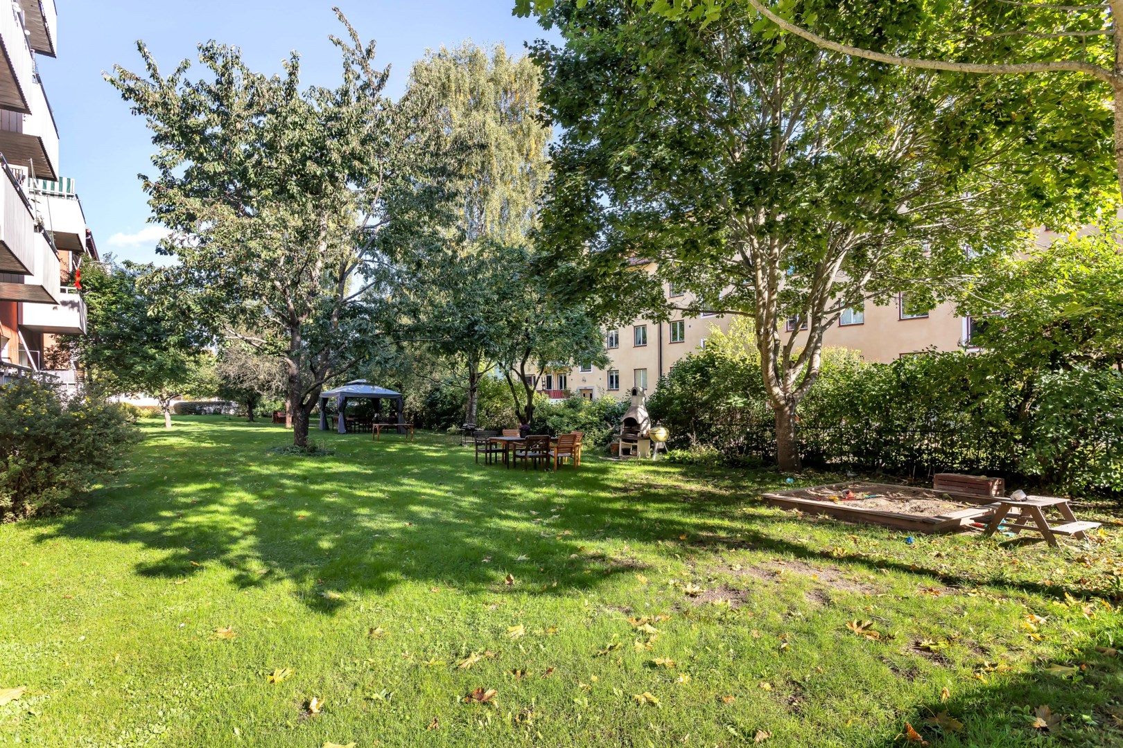 Innergård med bl a sandlåda