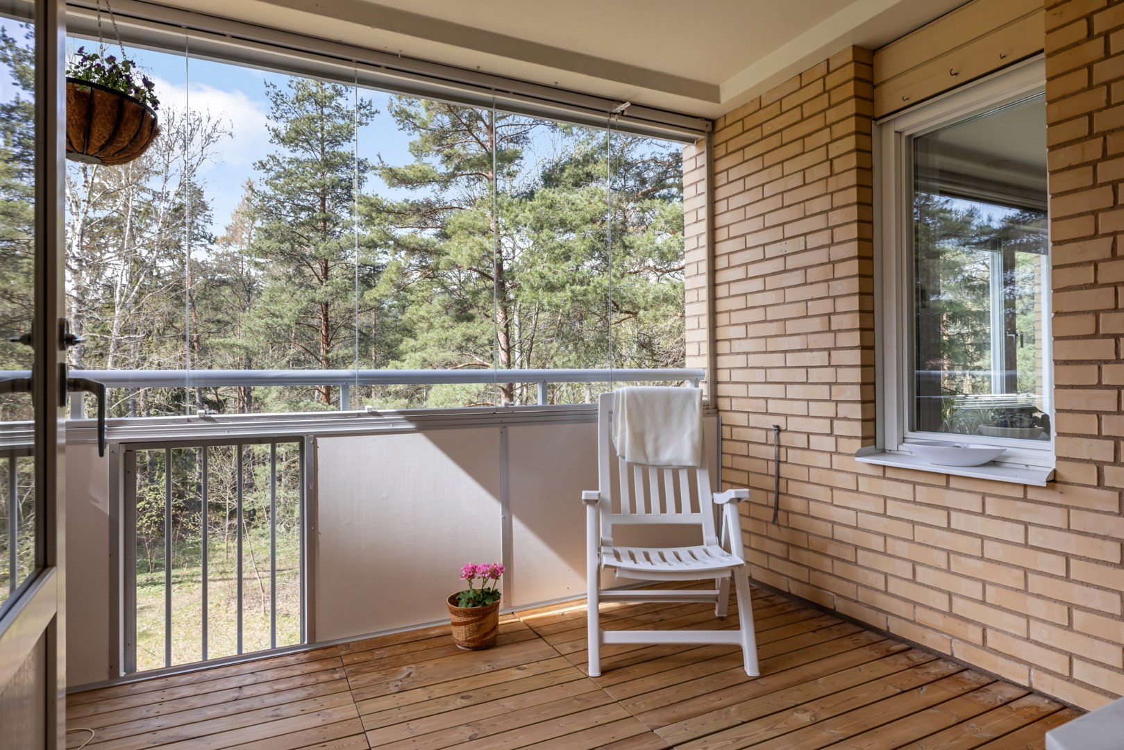 Bostadsbild från Stenbrohultsvägen 111, Såld i Sävja, Uppsala