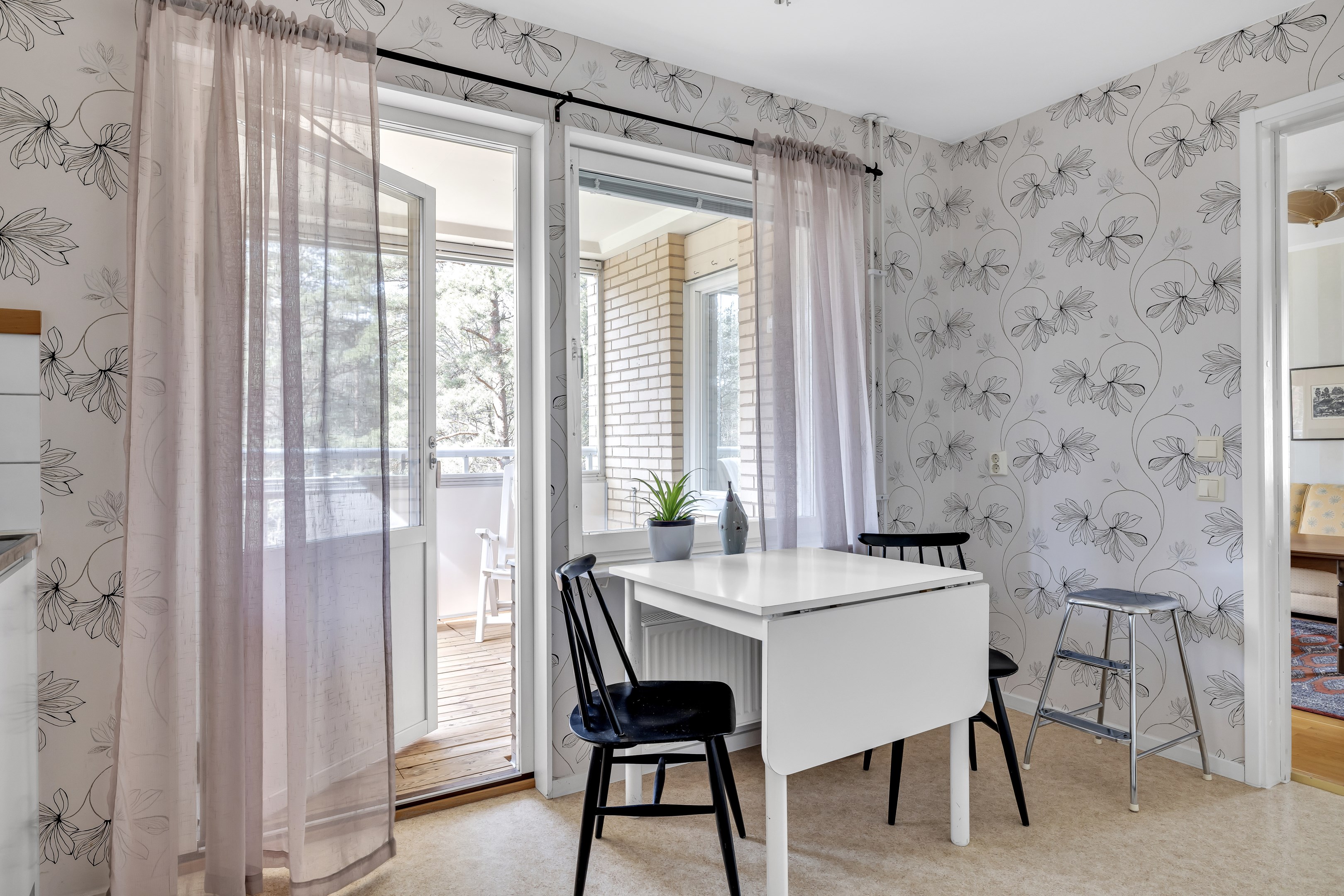 Bostadsbild från Stenbrohultsvägen 111, Såld i Sävja, Uppsala