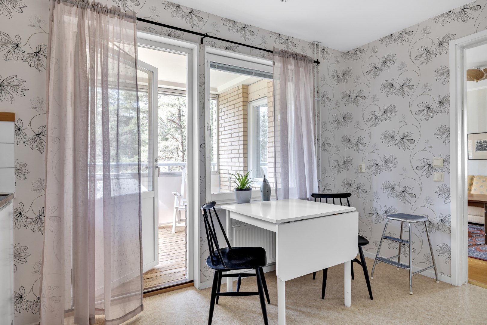 Bostadsbild från Stenbrohultsvägen 111, Såld i Sävja, Uppsala