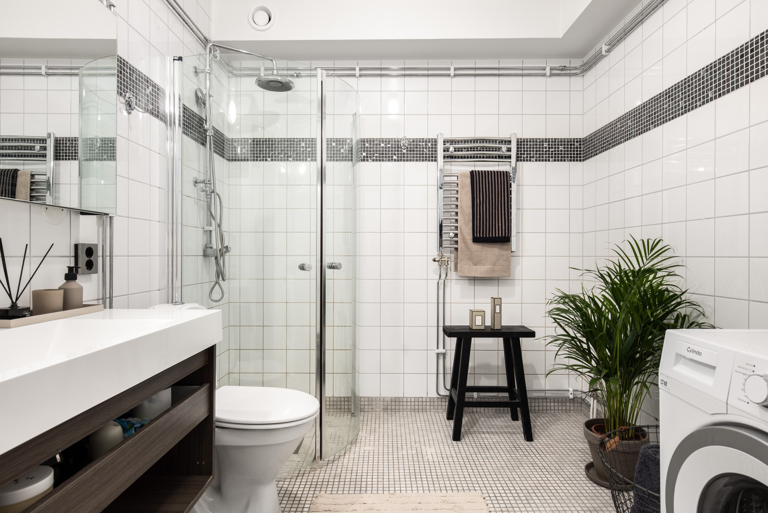 Bostadsbild från Järla Gårdsväg 23, Såld i Järla sjö, Nacka