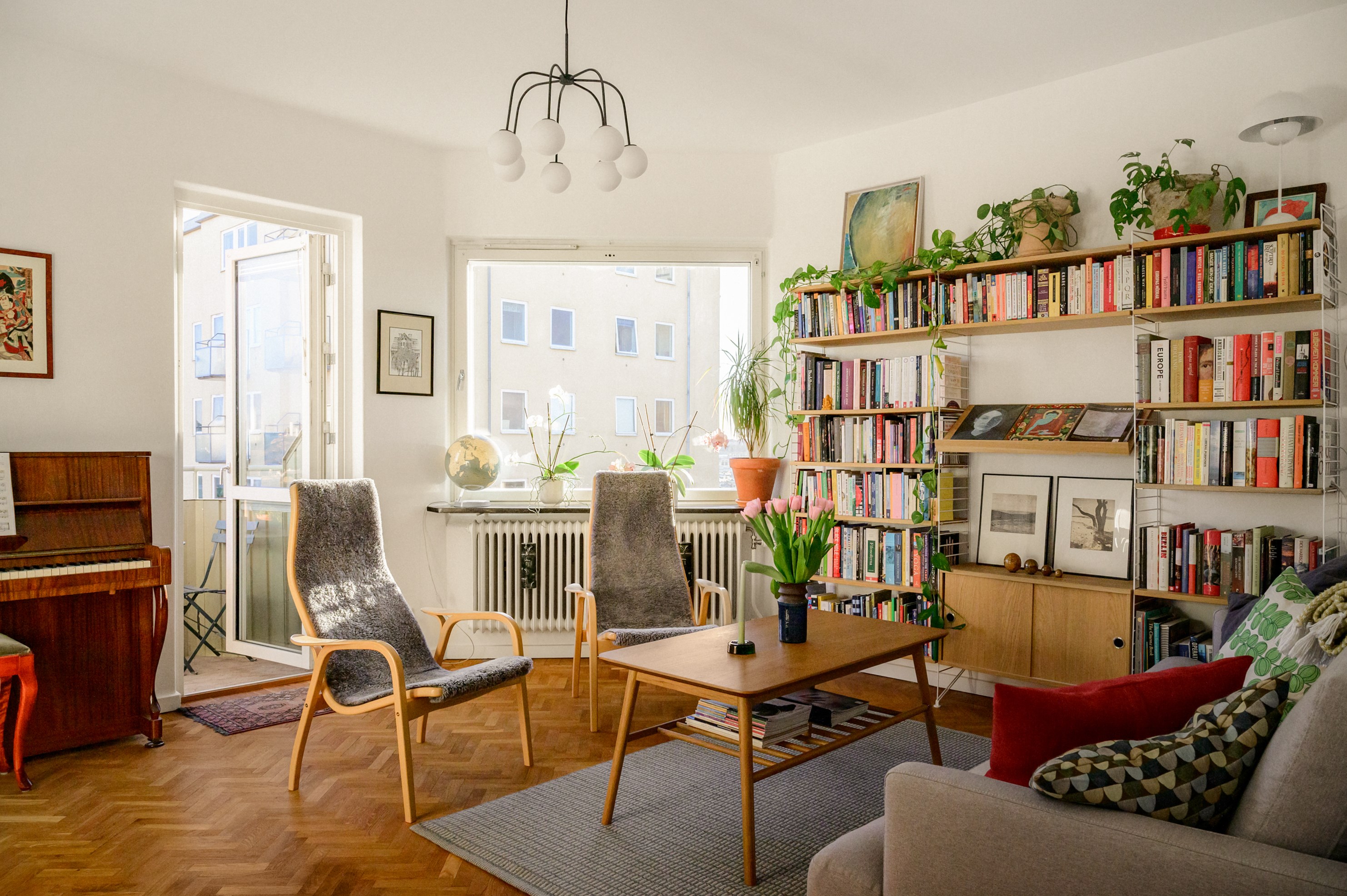 Funkistvåa med hörnläge högt upp i huset.