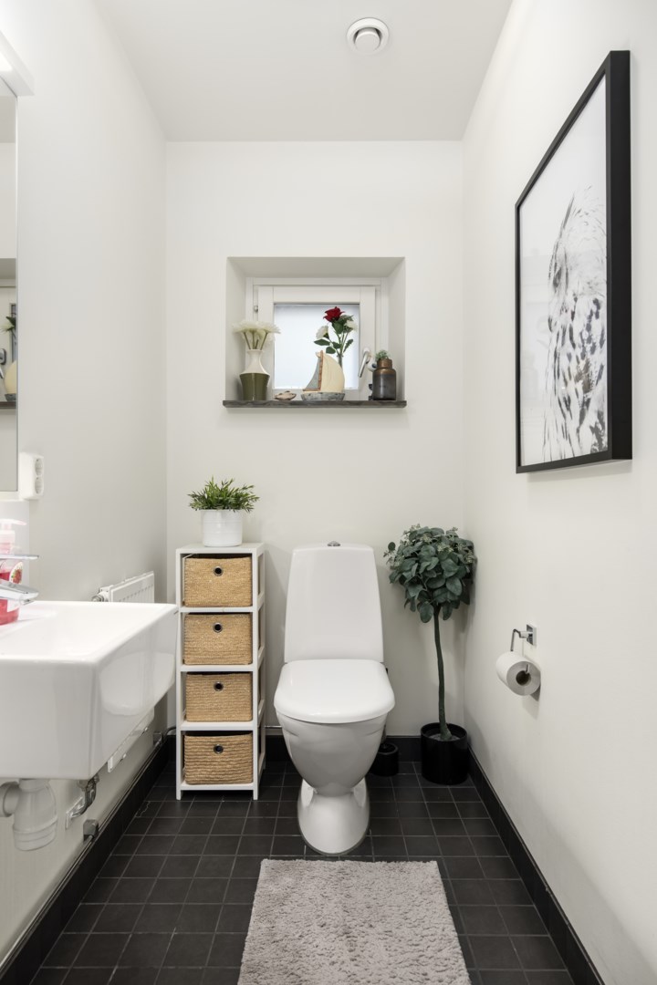 Bostadsbild från Tollare torg 2, Till salu i Tollare, Nacka